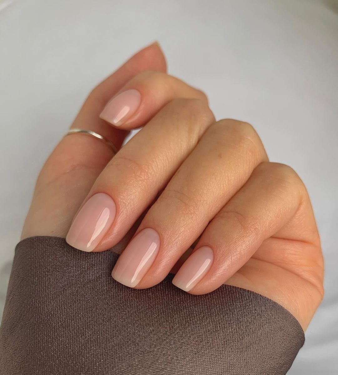 Clean girl nails: 8 ιδέες για το πιο κομψό μίνιμαλ μανικιούρ-3