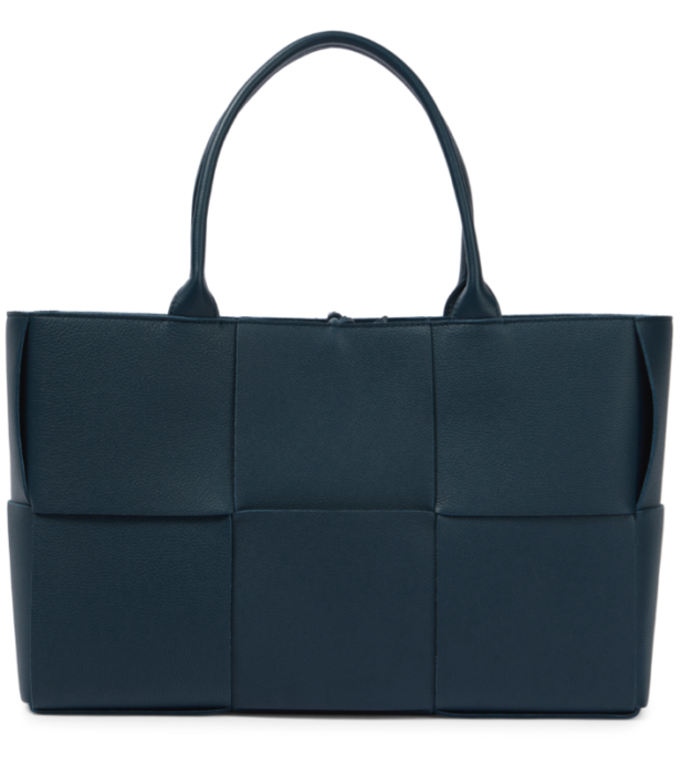 Την άνοιξη του 2023 θα κρατήσουμε αυτές τις tote bags-4