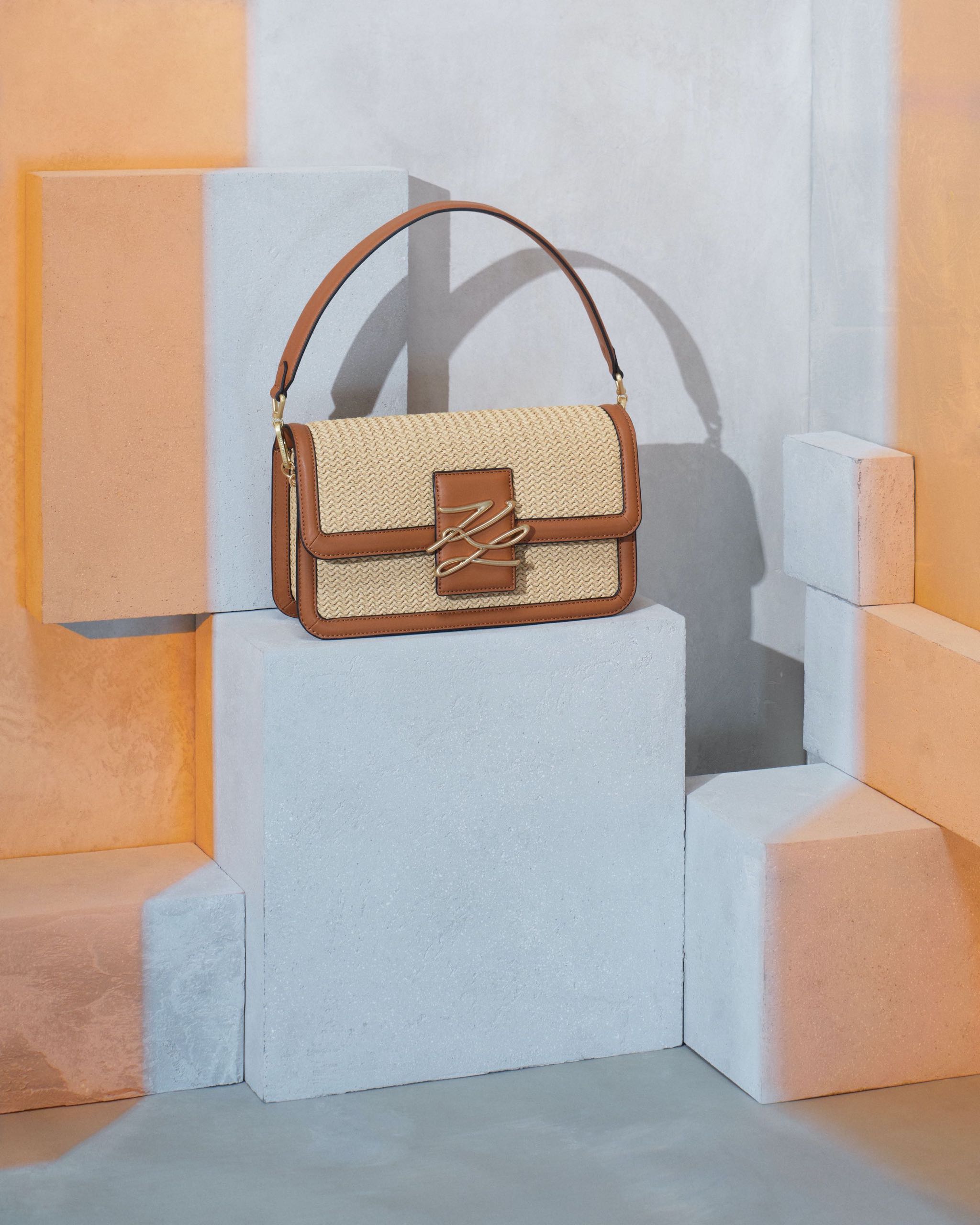 Karl Lagerfeld: Η ανοιξιάτικη συλλογή είναι ρετρό και εμπνέεται από το Sci-Fi-4