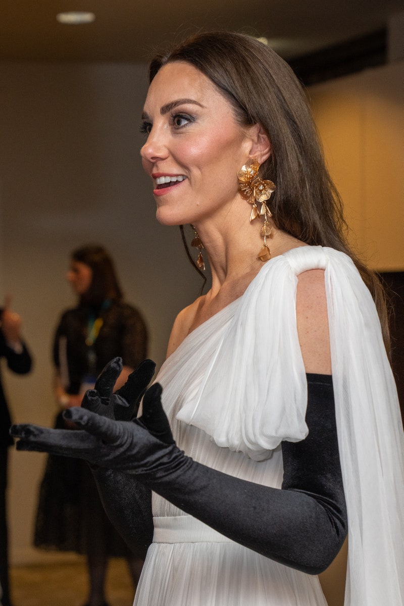 BAFTAs 2023: Τα πιο εντυπωσιακά beauty looks-9