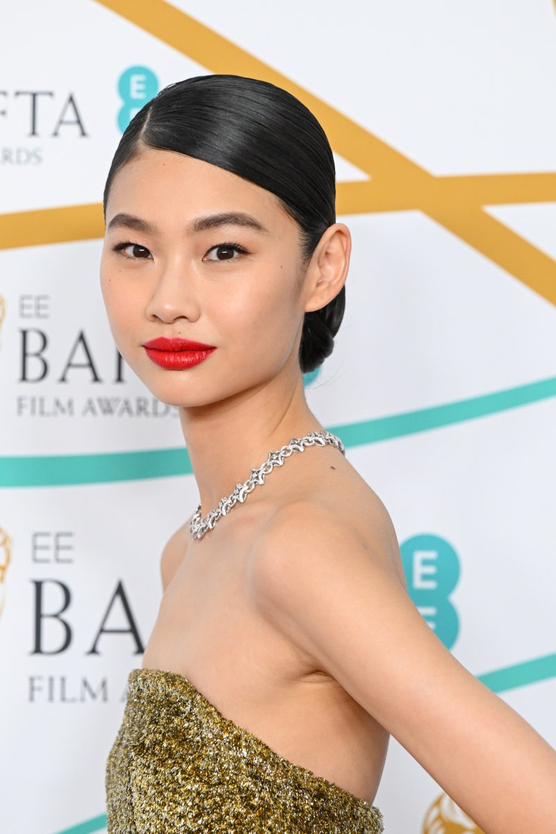 BAFTAs 2023: Τα πιο εντυπωσιακά beauty looks-15