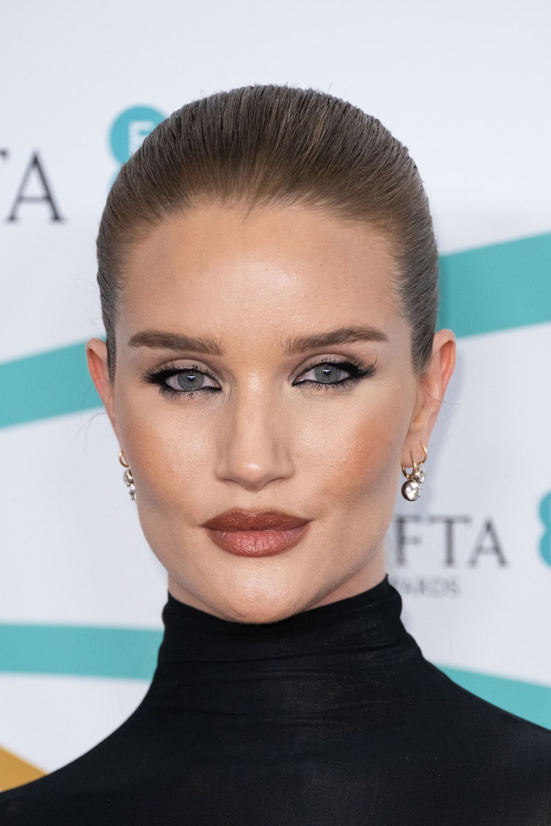 BAFTAs 2023: Τα πιο εντυπωσιακά beauty looks-12