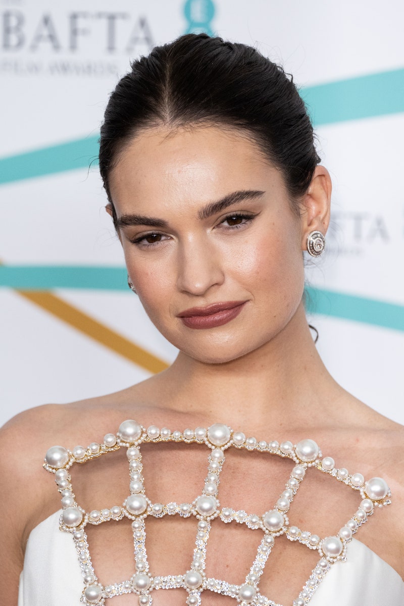 BAFTAs 2023: Τα πιο εντυπωσιακά beauty looks-8