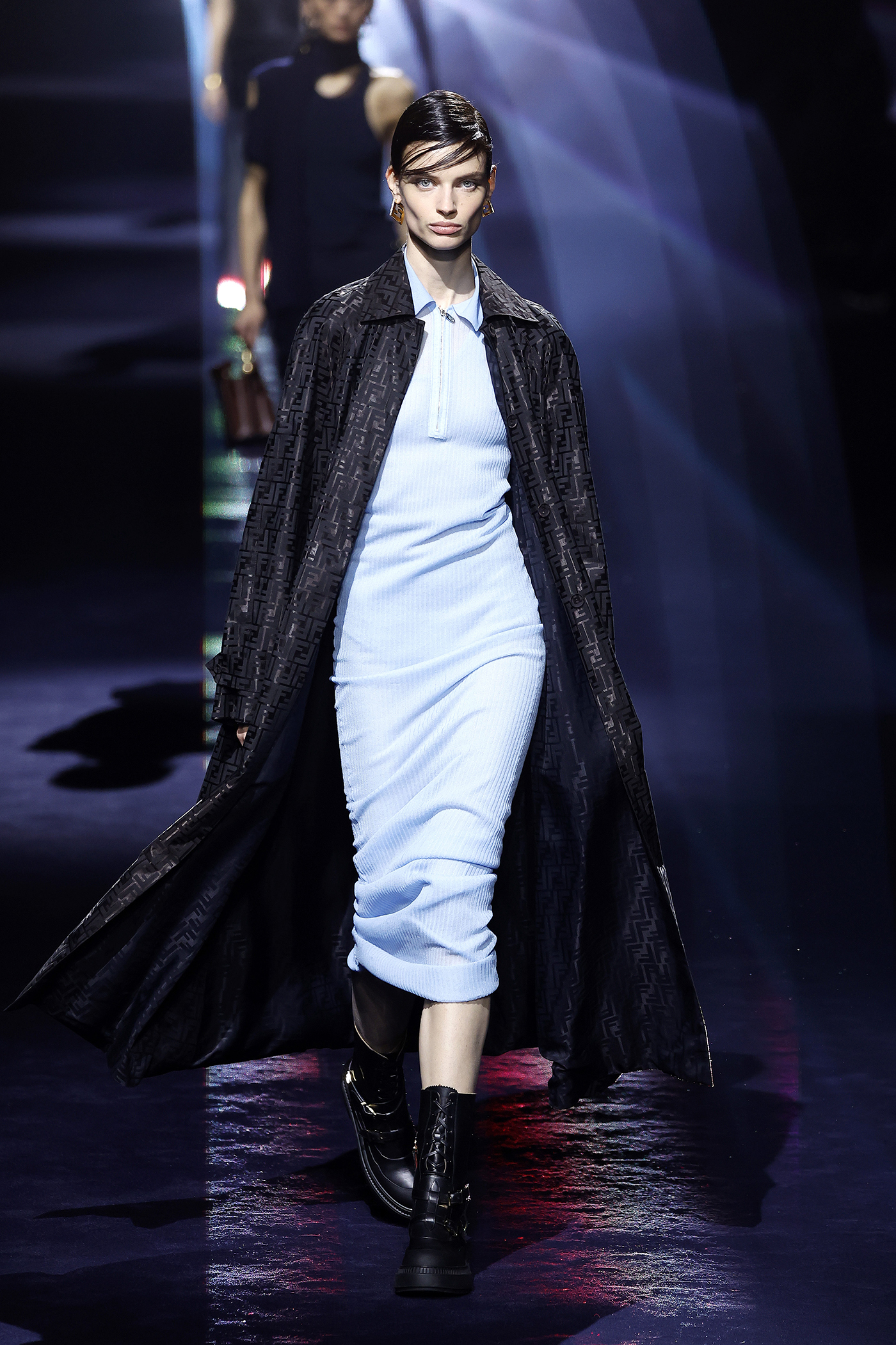 Fendi FW23-24: Το modern classic στυλ στο επίκεντρο-5