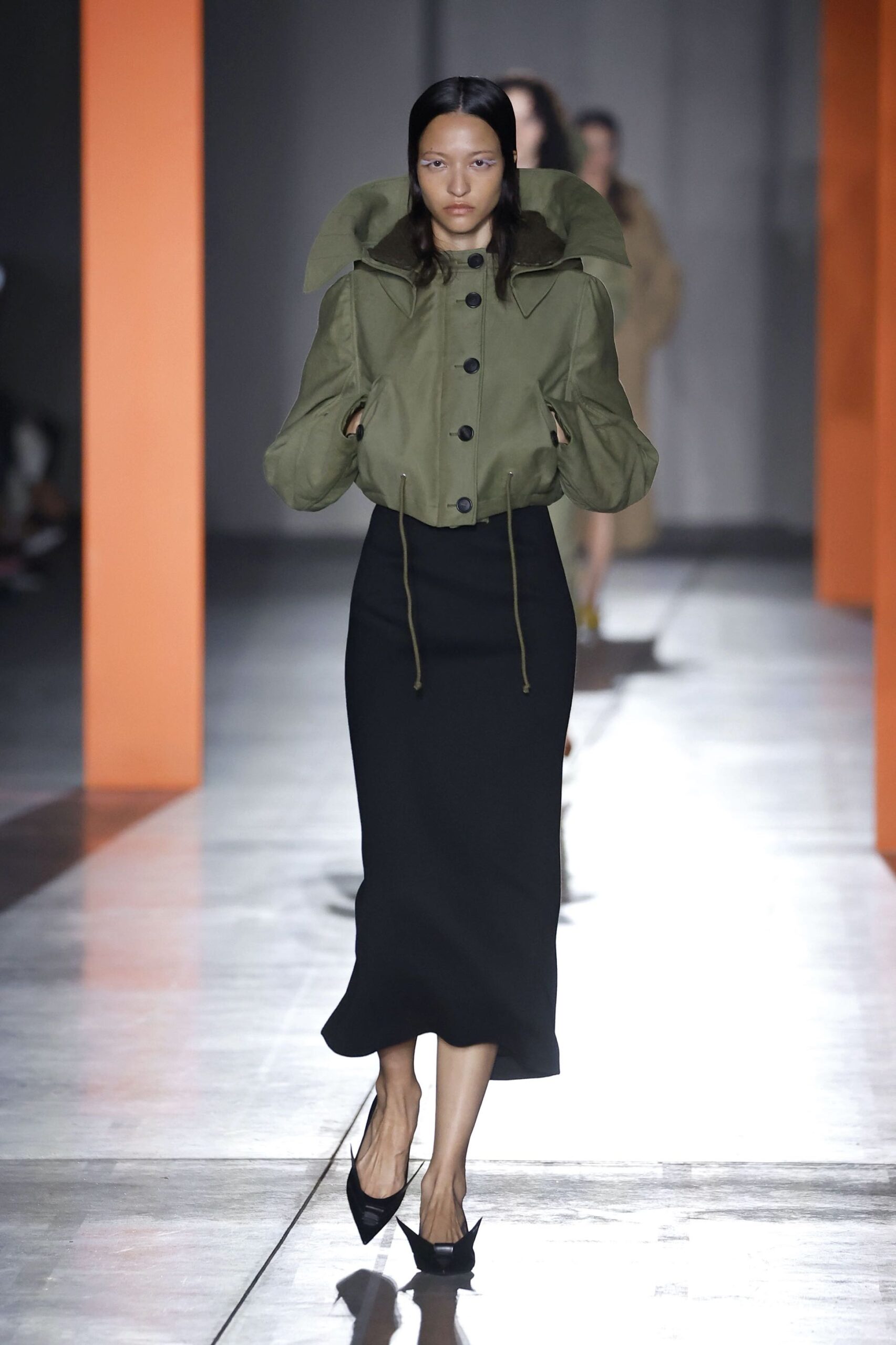 Prada AW23: Η νέα συλλογή φέρνει το bridal look στην καθημερινότητα-4