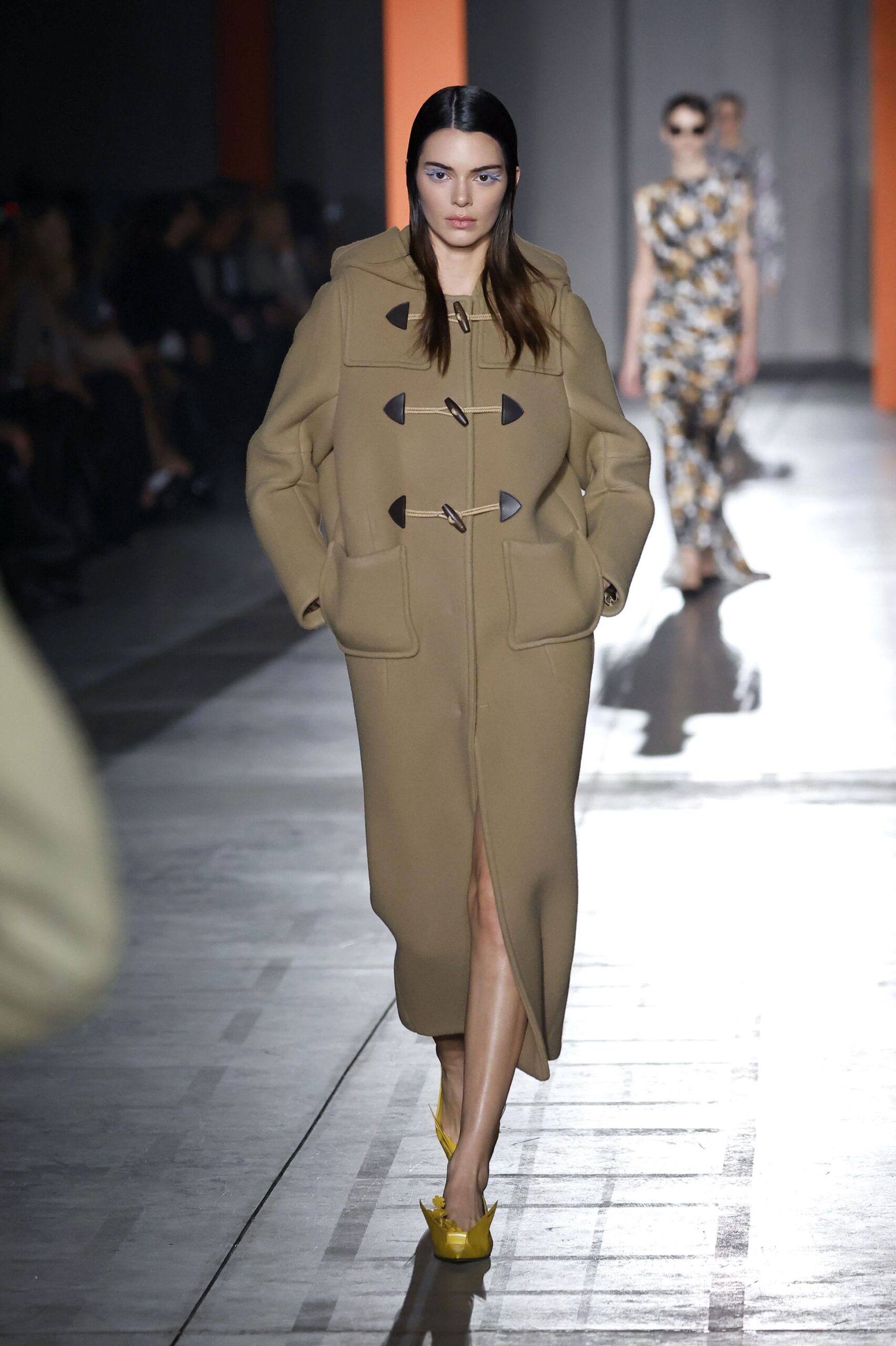 Prada AW23: Η νέα συλλογή φέρνει το bridal look στην καθημερινότητα-2