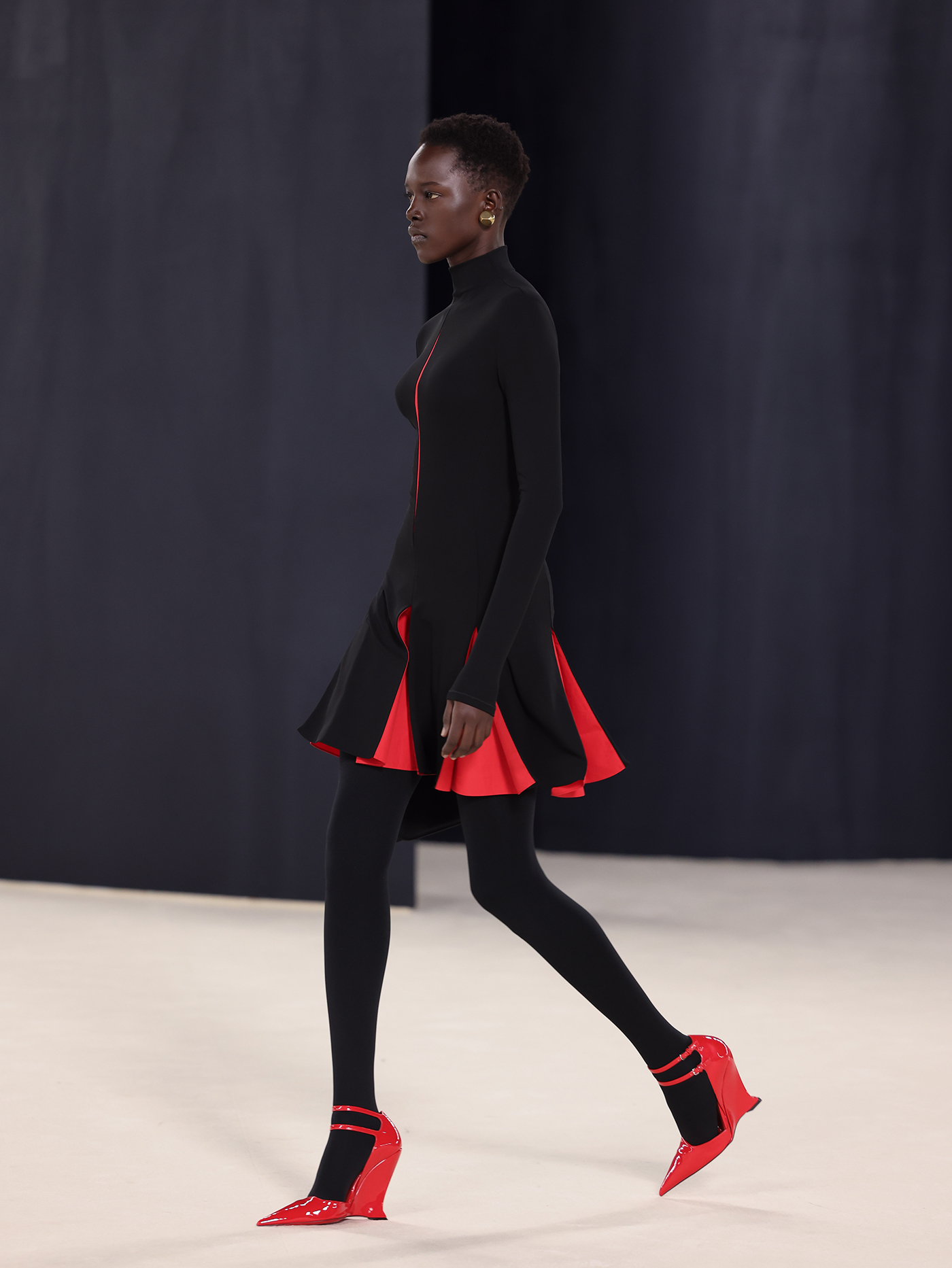 Slim wedge shoes: Τα παπούτσια που έχουν την προσοχή μας τώρα-4