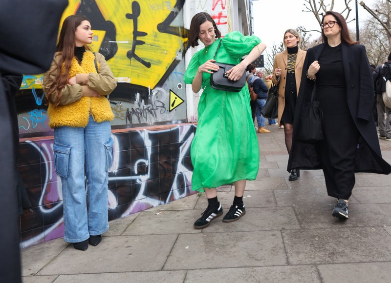 Αυτό είναι το χρώμα που κυριαρχεί τώρα στο street style-4