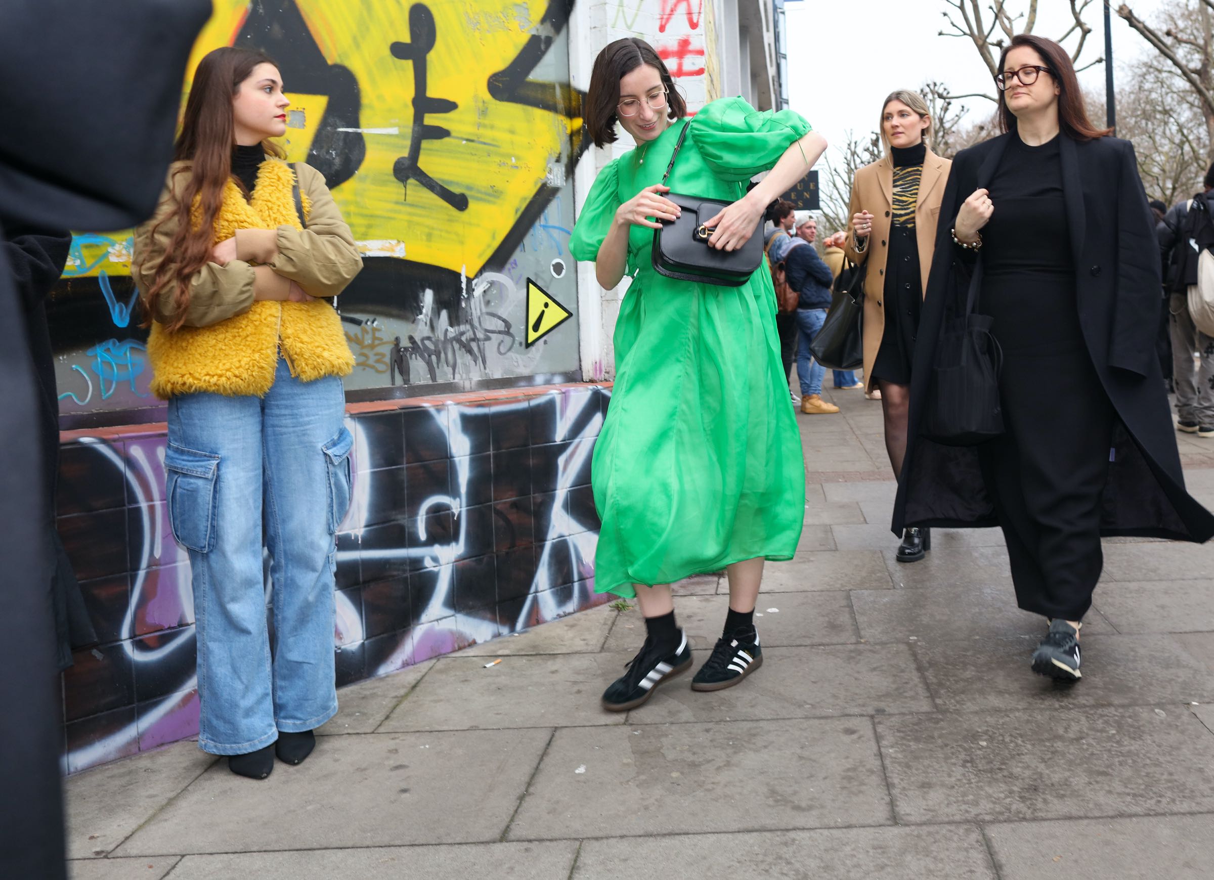 Εβδομάδα Μόδας Λονδίνου: Οι best of street style εμφανίσεις-3