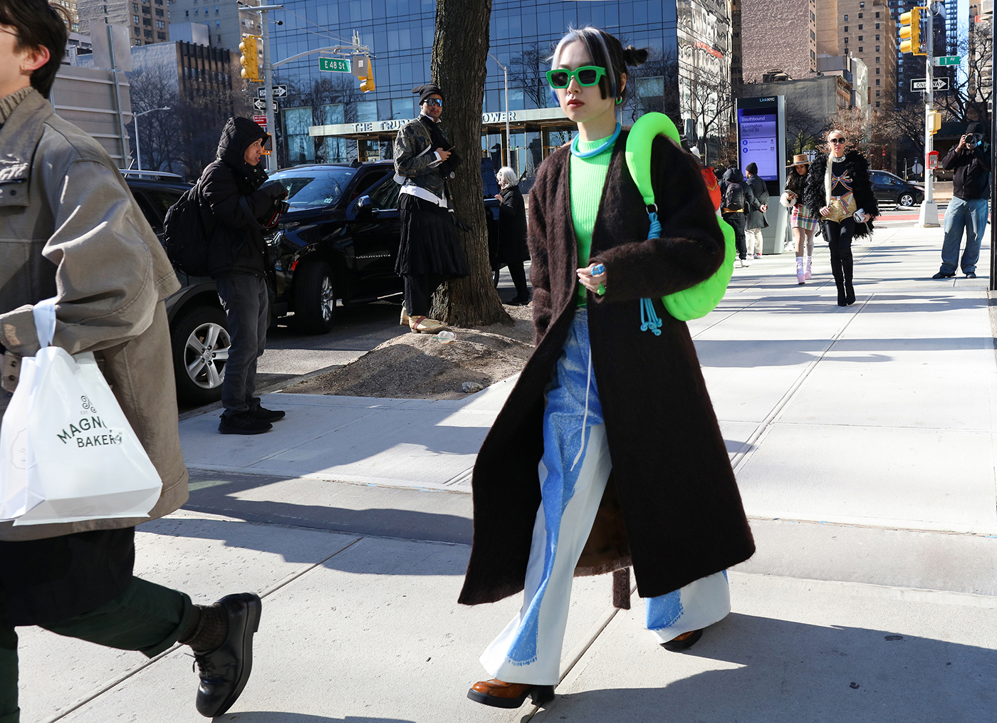 Εβδομάδα Μόδας Νέας Υόρκης: Οι τοπ street style εμφανίσεις γίνονται έμπνευση για το χειμώνα-21