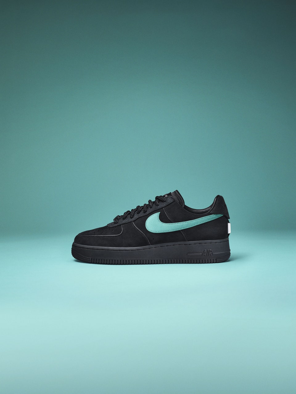 Tiffany & Co. x Nike: Η fashion συνεργασία της χρονιάς-2