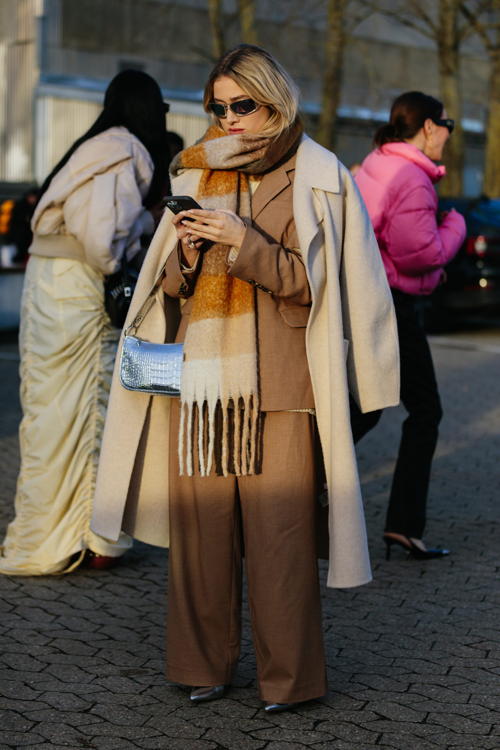 Winter chic: Τα cozy σύνολα που θα αντιγράψουμε από τις stylers αυτές τις μέρες-7