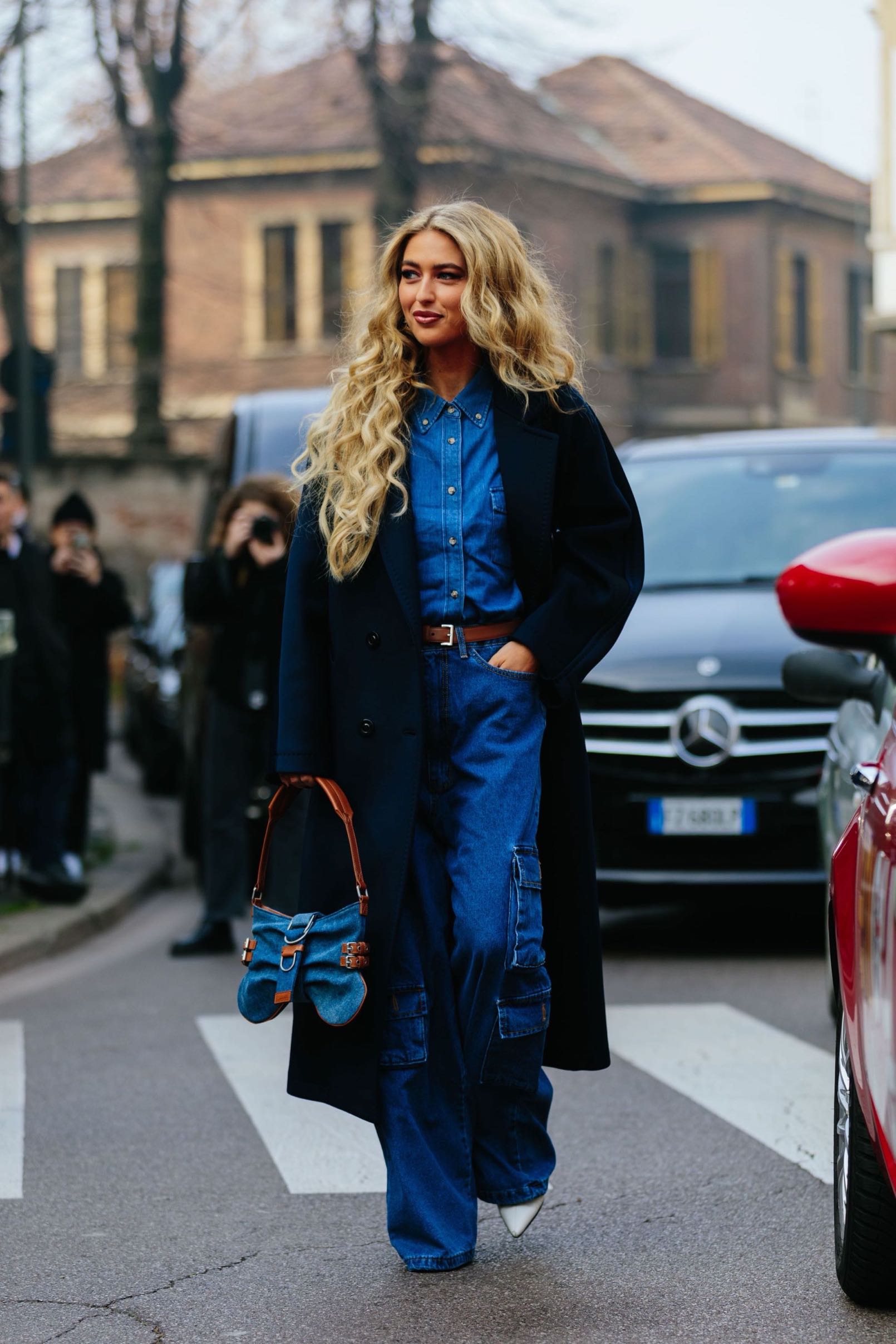 Denim pieces: Οι τοπ συνδυασμοί της άνοιξης από το street style-6