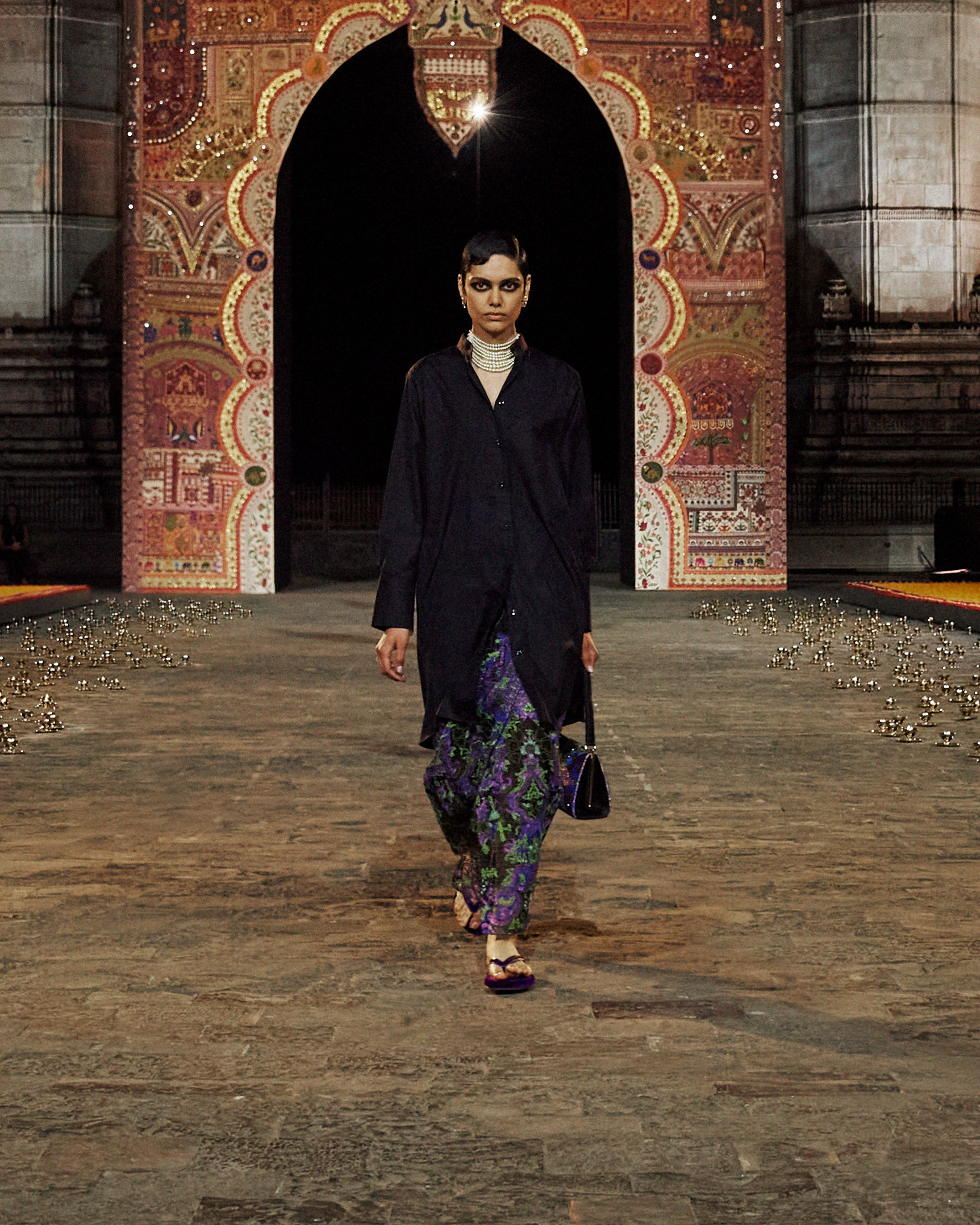Dior Pre-Fall 2023: Όλα τα χρώματα της Ινδίας σε μια μαγευτική συλλογή-8