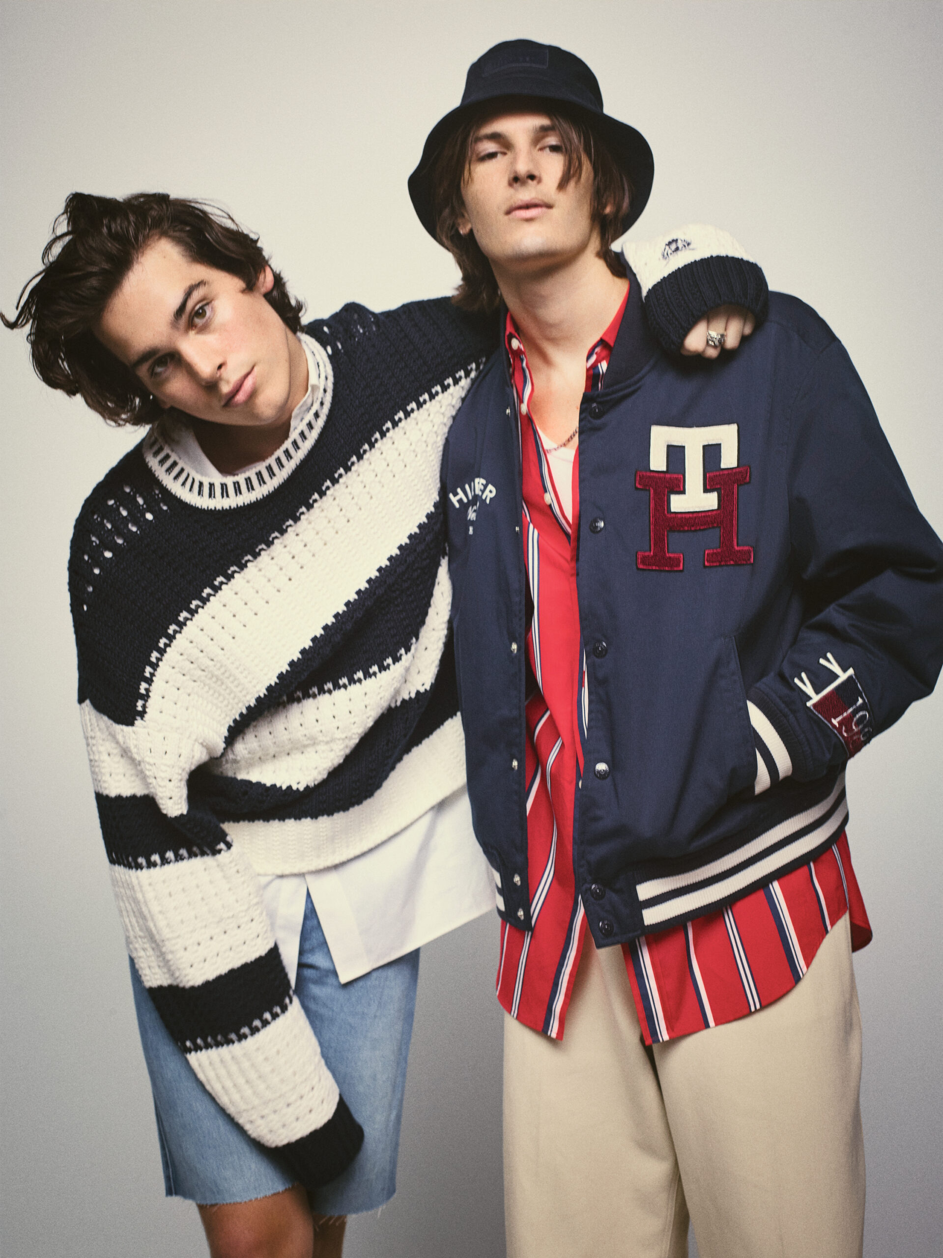 Classics Reborn: Η νέα καμπάνια Tommy Hilfiger επαναπροσδιορίζει το preppy style-4