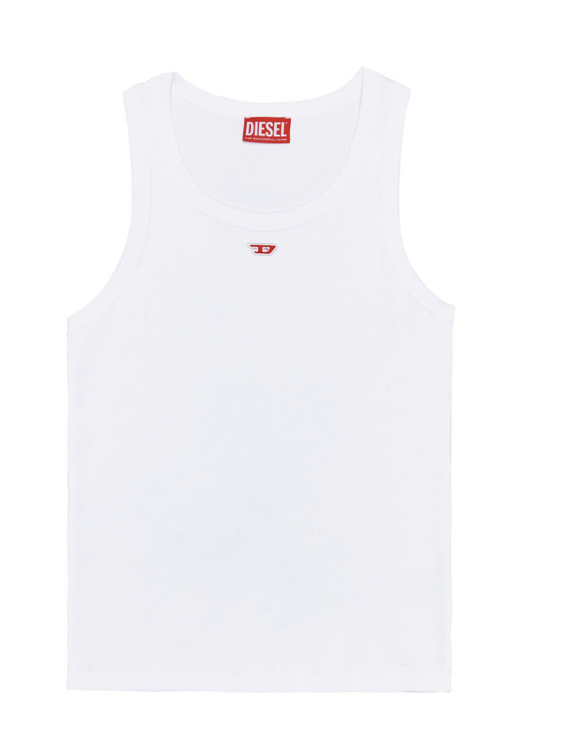 Tank top: Μπορεί να συνδυαστεί με τα πάντα και αυτά τα 6 looks το επιβεβαιώνουν-10