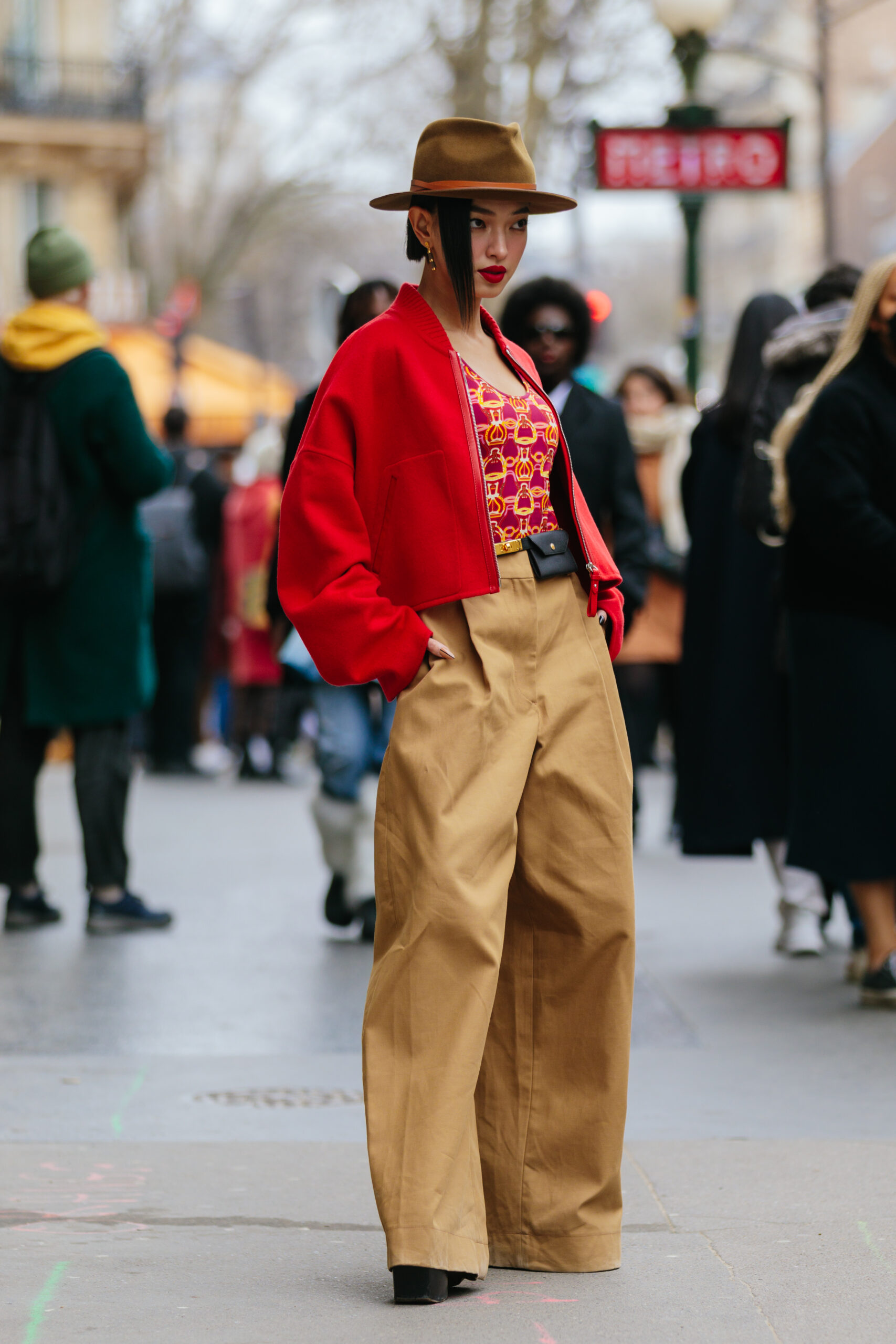 Bomber jacket: Όλα τα κομμάτια για να υιοθετήσετε την τάση-2