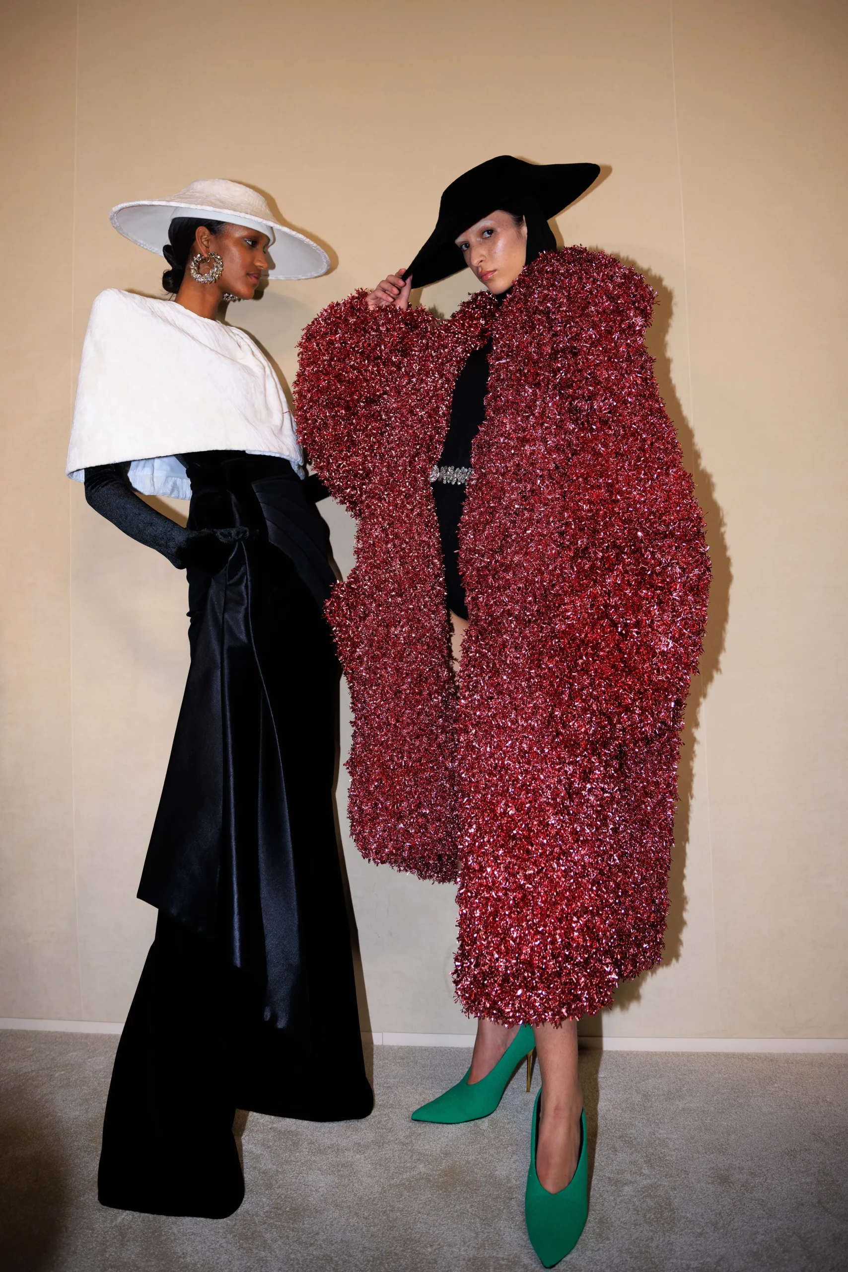 Εβδομάδα Μόδας Παρισιού FW23-24: Οι κορυφαίες backstage στιγμές-57