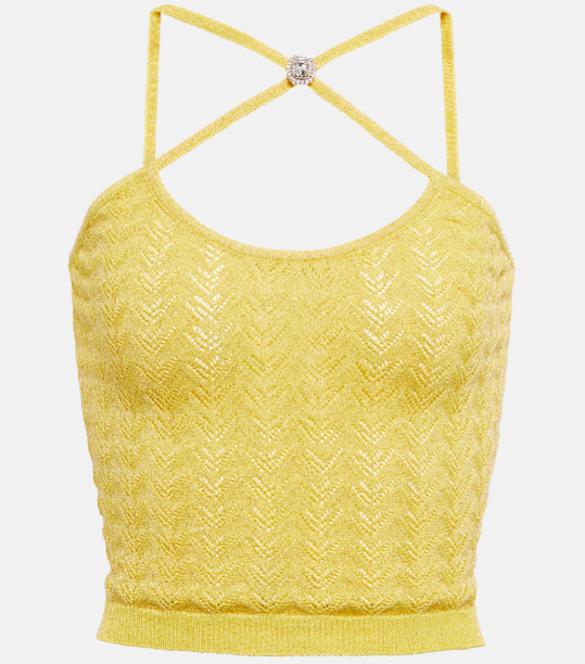 Από το off-shoulder στο halter, αυτα είναι τα necklines που θα φορέσουμε την άνοιξη 2023-2