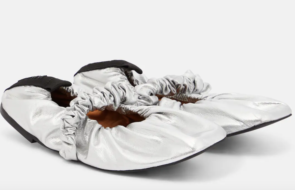 Η τάση που θα αντικαταστήσει τα sneakers την άνοιξη 2023-9