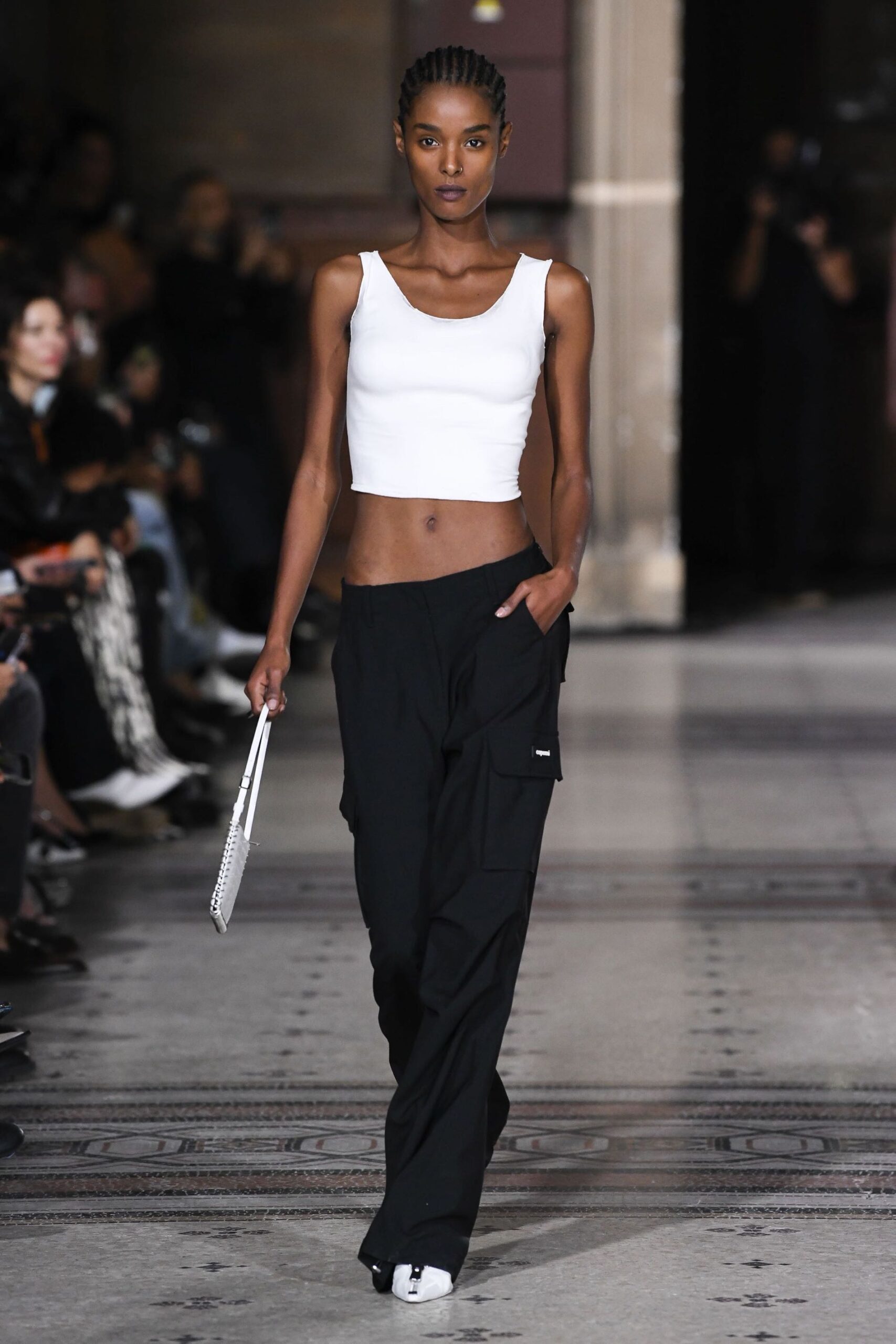 Cargo pants και high heels: Πώς θα φορέσουμε το combo της άνοιξης-3