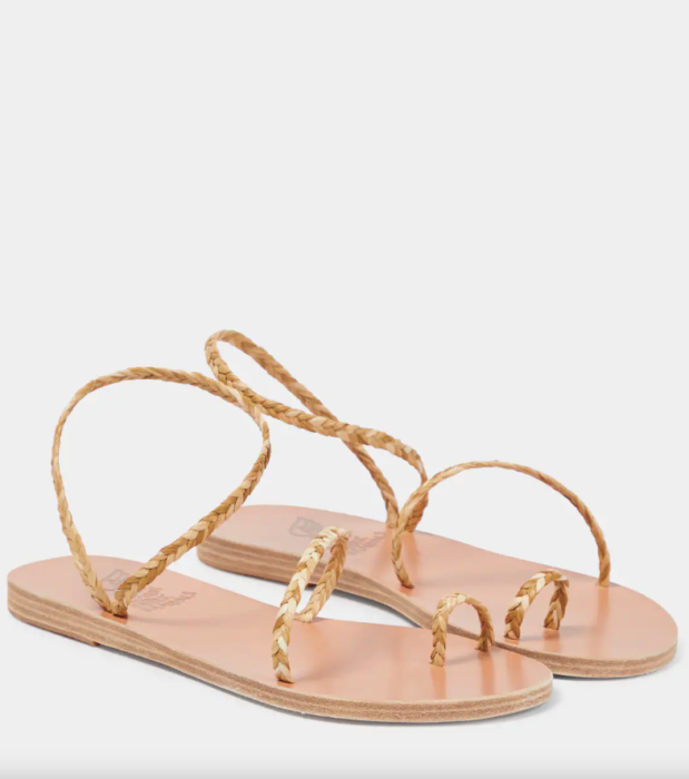 Toe ring sandals: Τα φλατ σανδάλια που θα φορέσουμε όλο το καλοκαίρι-1