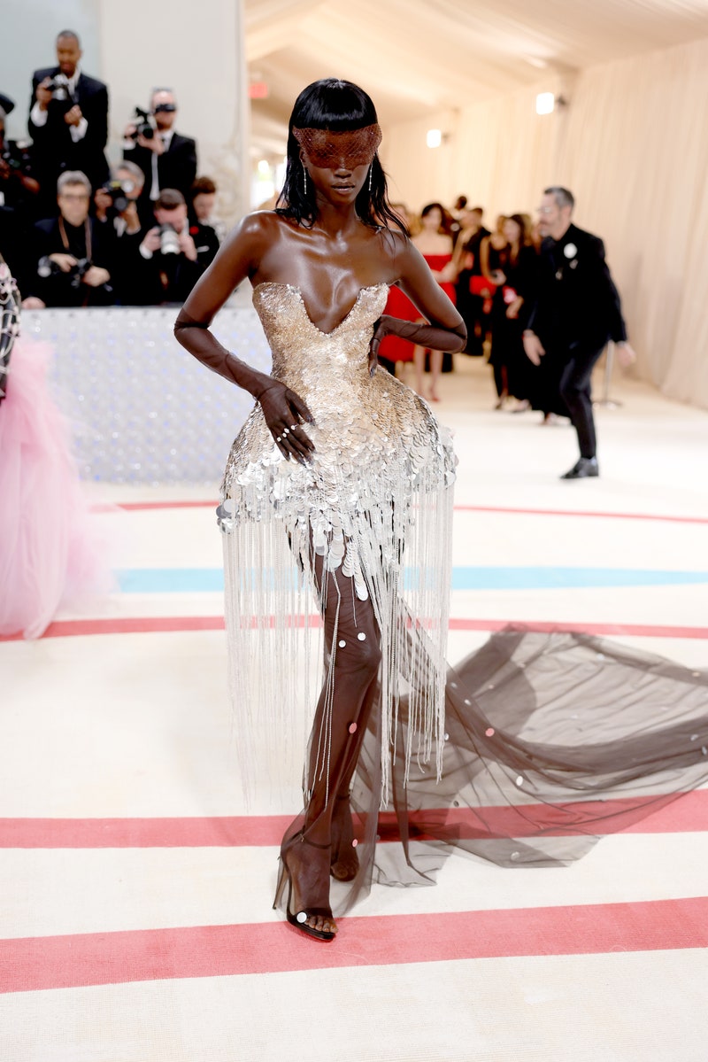 Met Gala 2023: Όλες οι εμφανίσεις στο κόκκινο χαλί-53