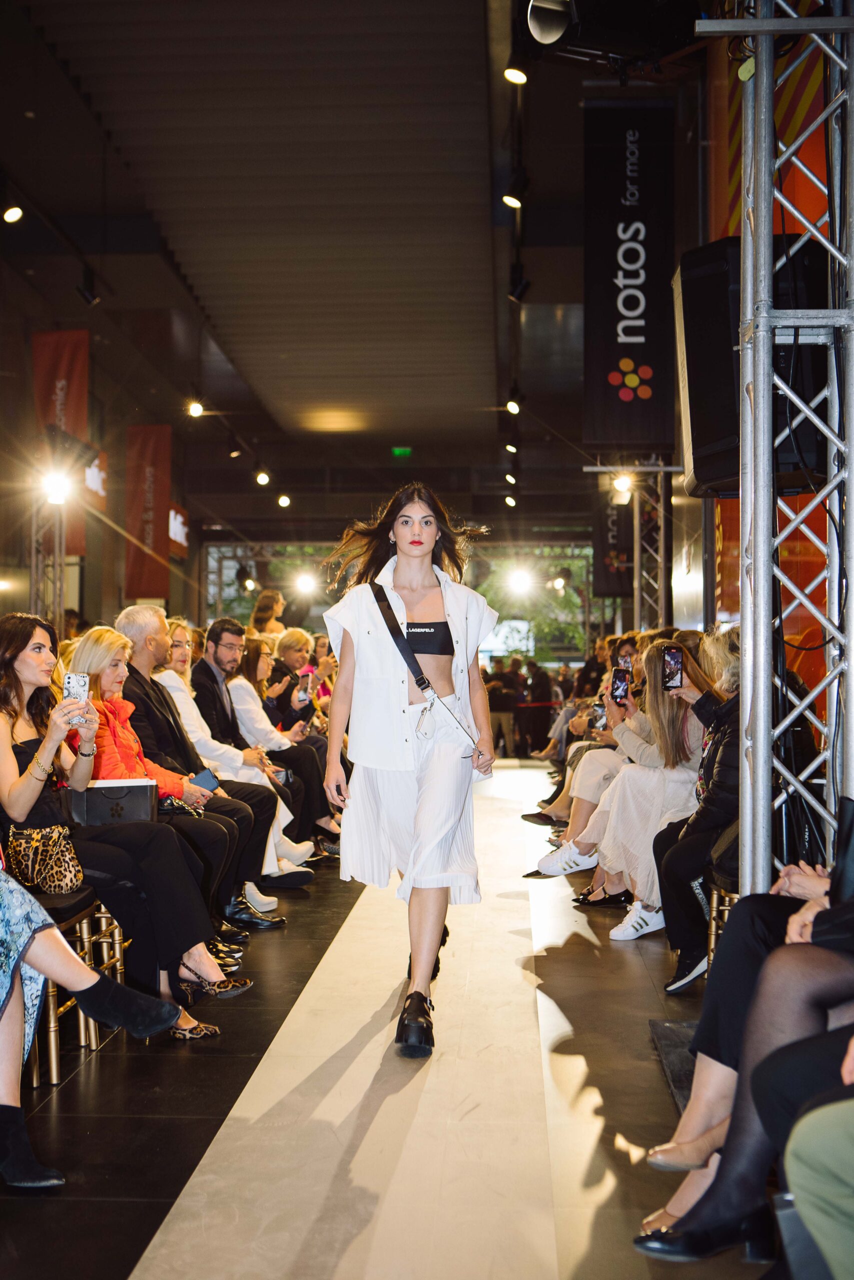 All Things Fashion: Τα notos παρουσίασαν το πιο summer catwalk στην καρδιά της Θεσσαλονίκης-8