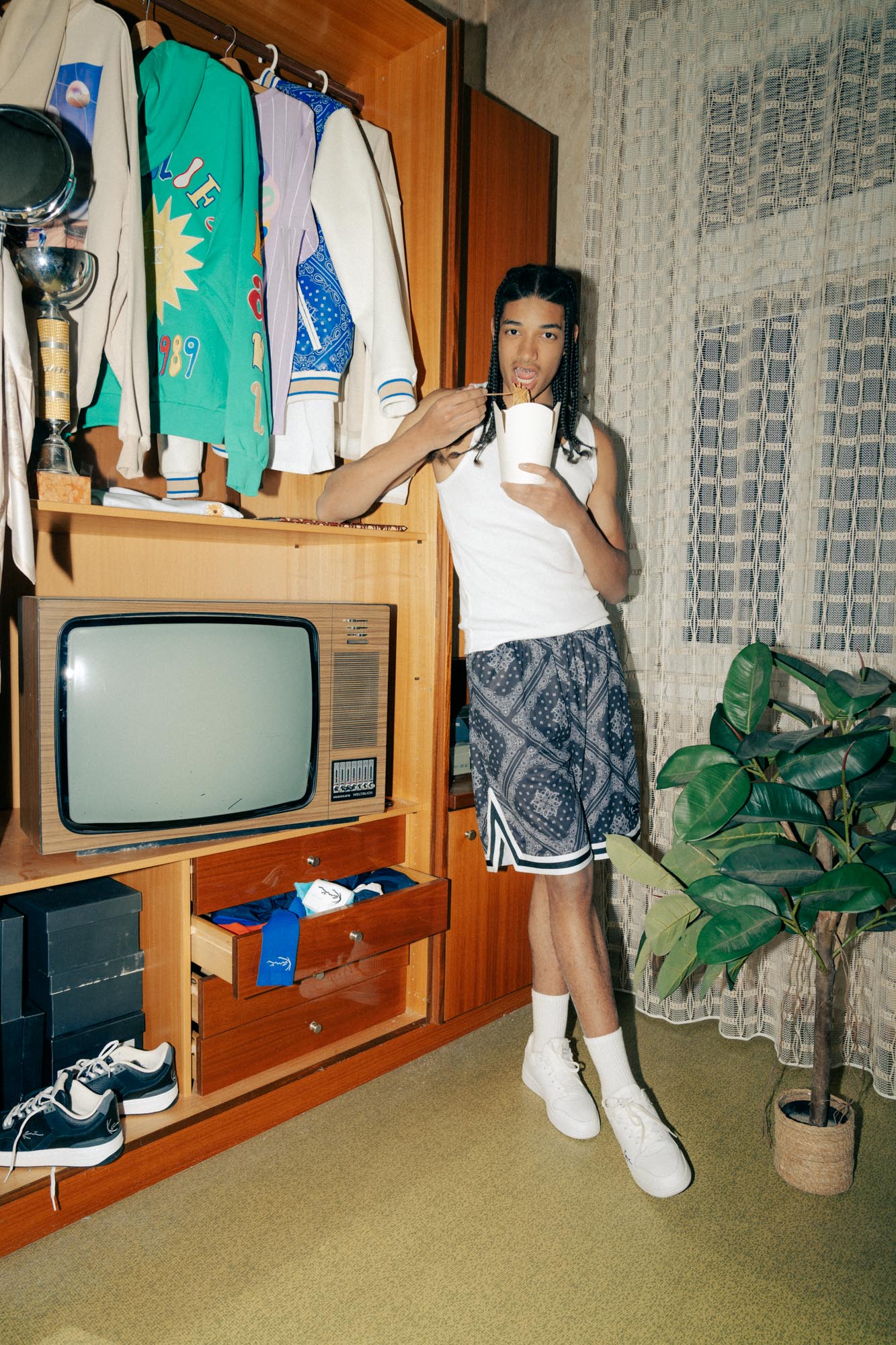 To brand Karl Kani φέρνει το 70s psychedelic στο streetwear-9