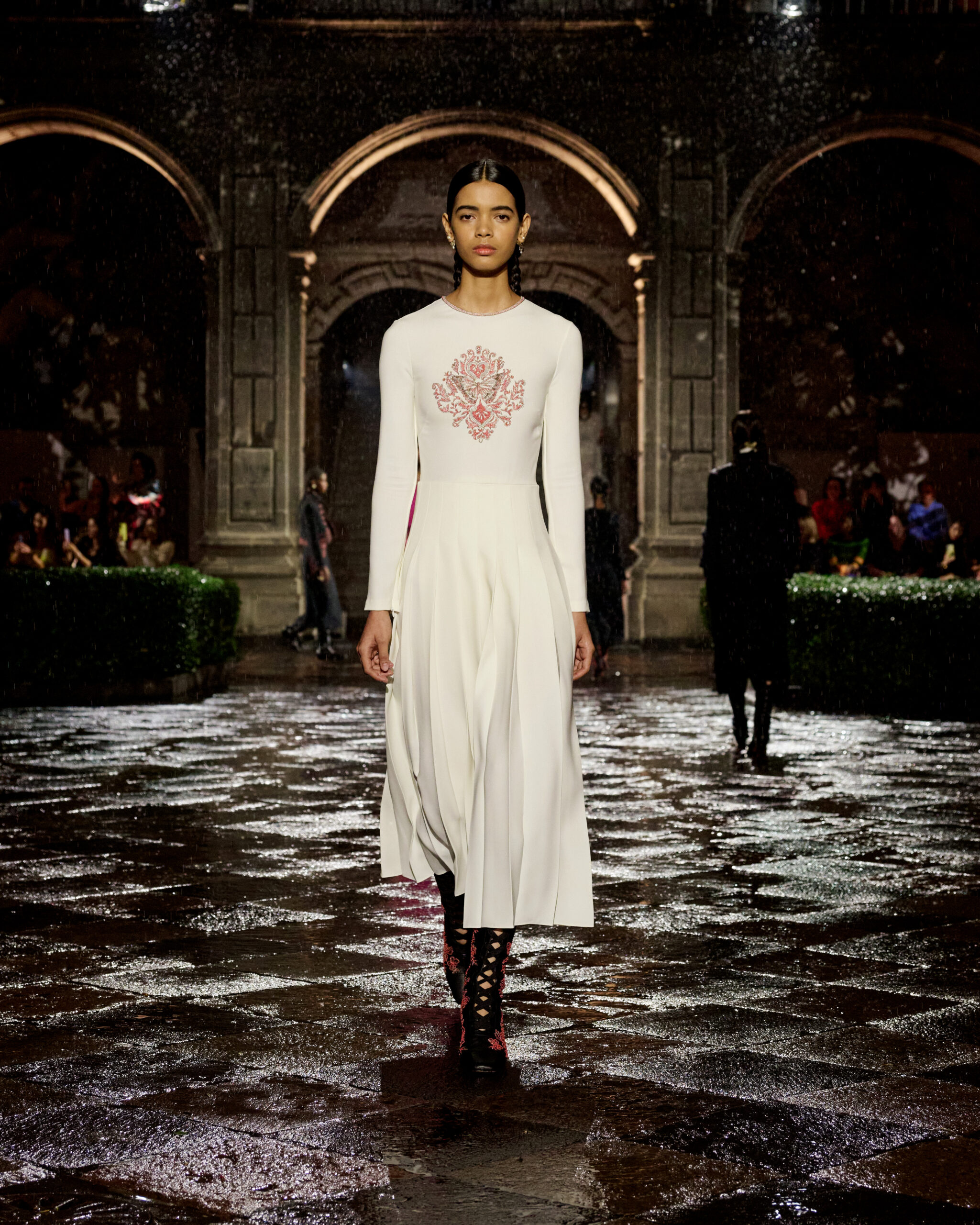 Dior Cruise 2024: Οι συμβολισμοί πίσω από το show που μας ταξίδεψε στο Μεξικό-9