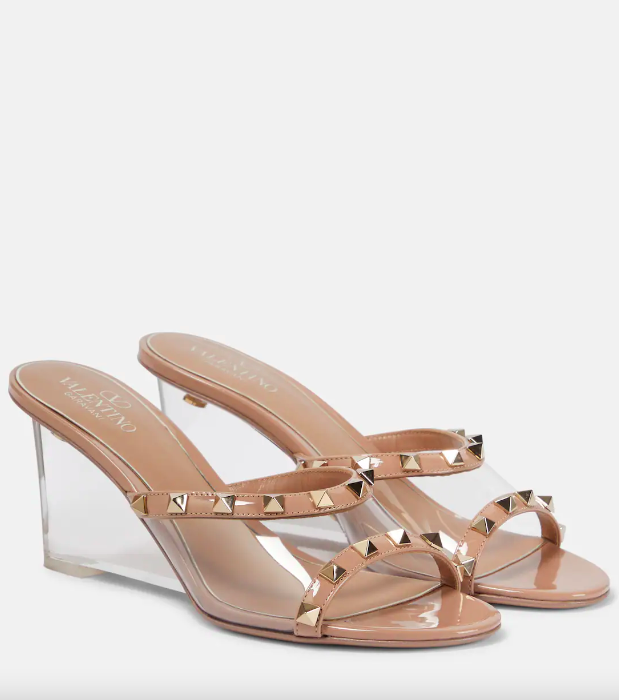 Wedge sandals: 6 πέδιλα που θα κάνουν upgrade στο στιλ μας-1