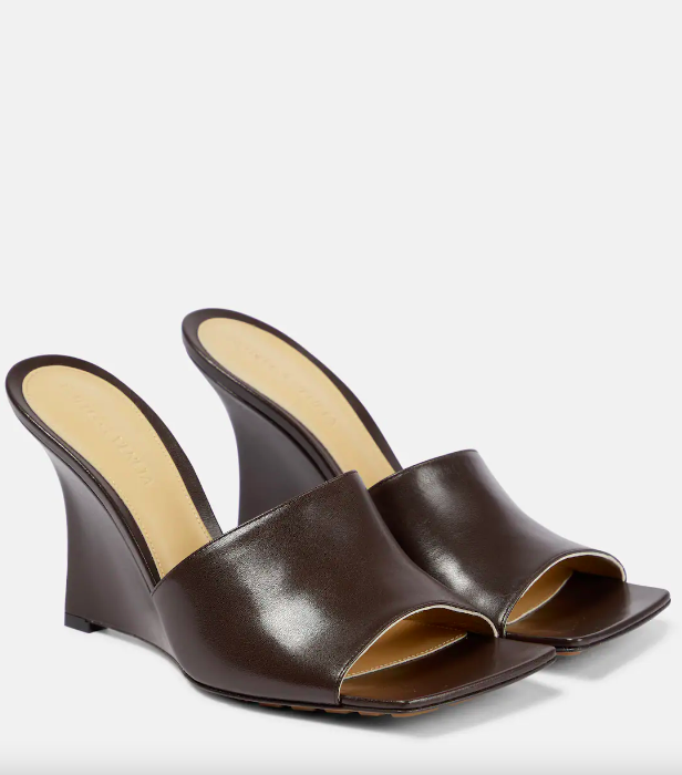 Wedge sandals: 6 πέδιλα που θα κάνουν upgrade στο στιλ μας-2