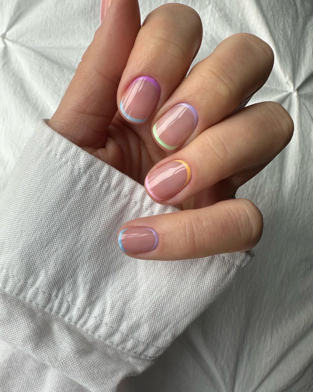 Από τα jelly στα mermaid nails: Οι τάσεις στο μανικιούρ που πρωταγωνιστούν τώρα-2