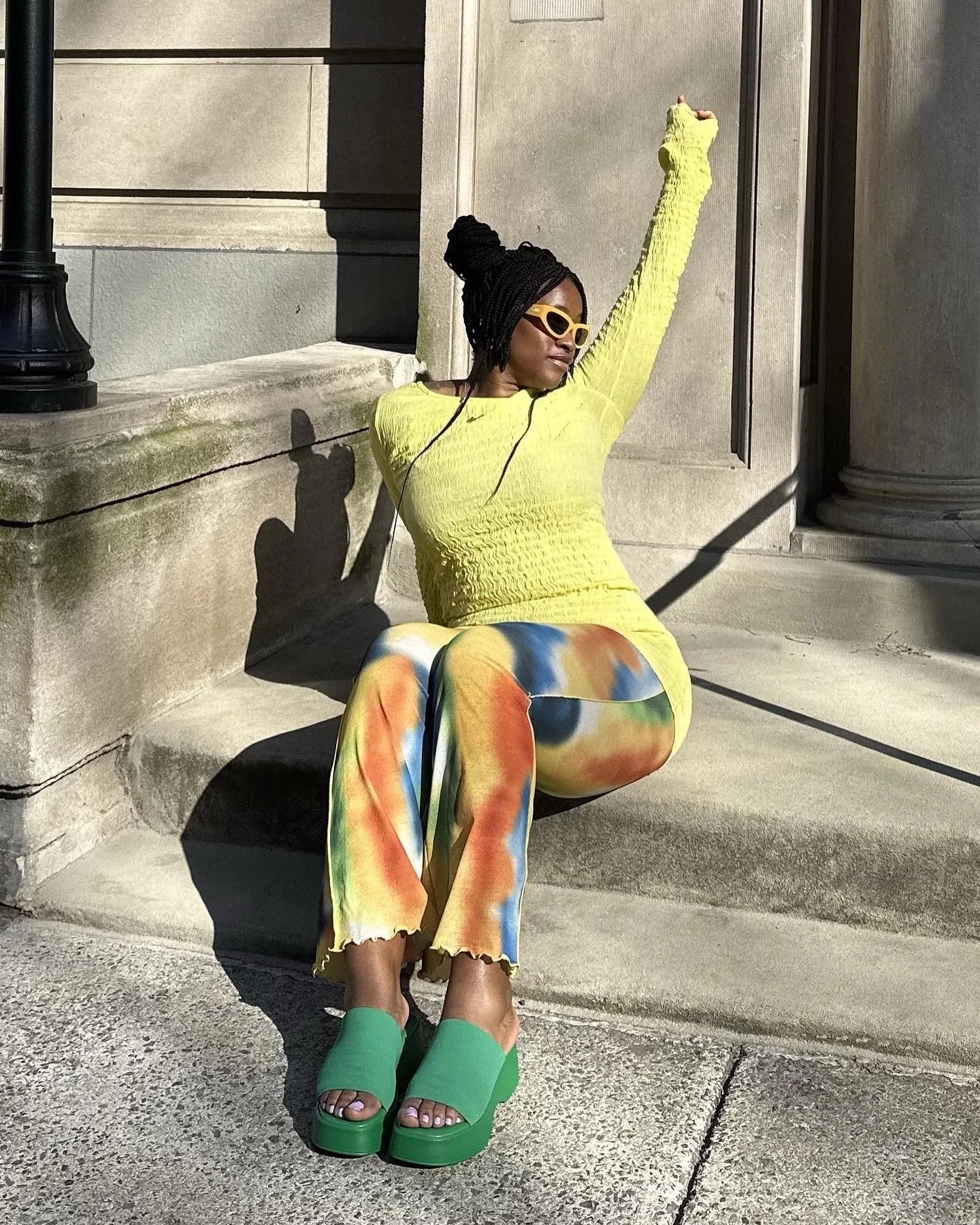 Slinky sandals: H τάση που θα δώσει 90s vibe στα καλοκαιρινά σύνολα-1