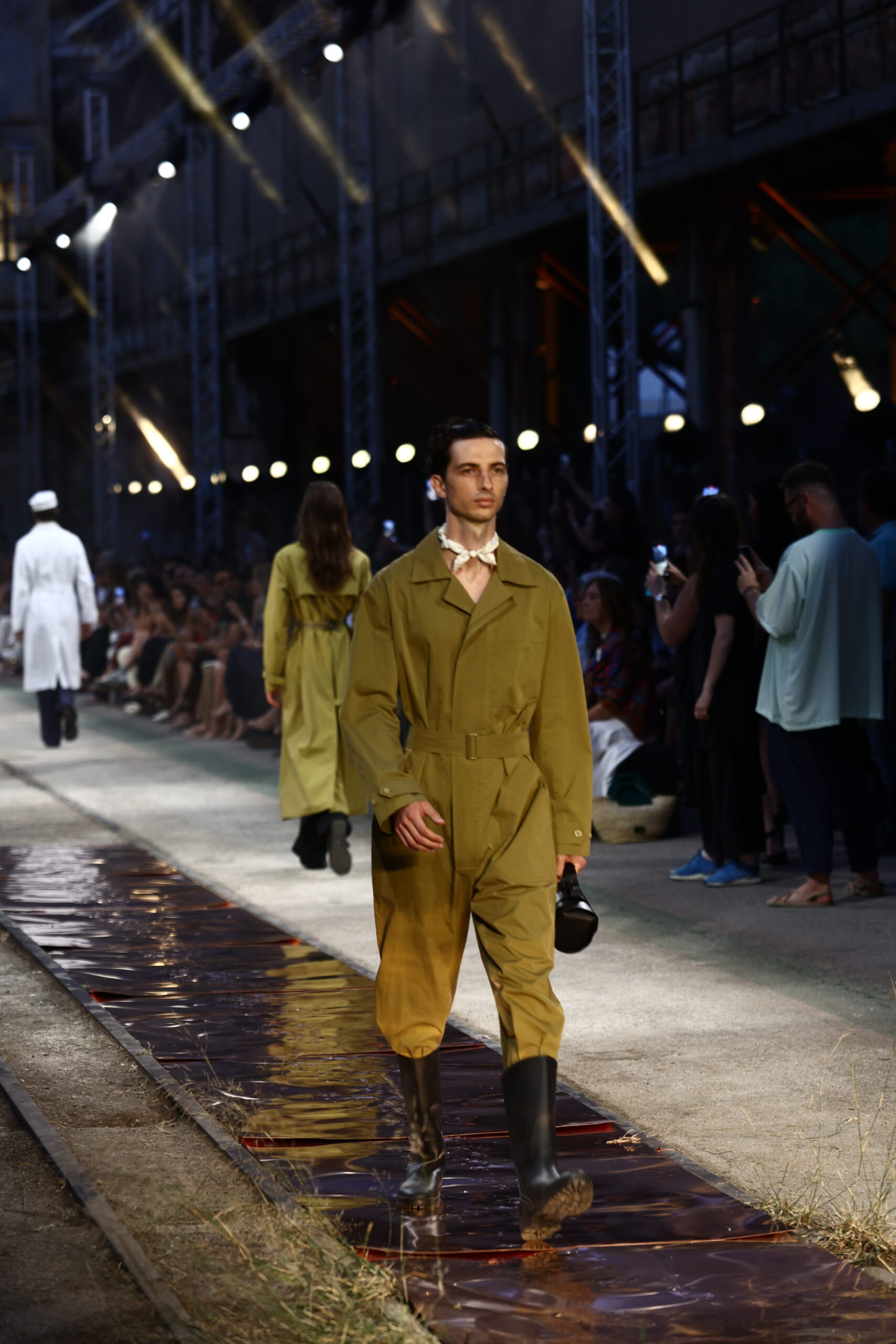 10 χρόνια Zeus + Δione: Οι exclusive στιγμές από το Resort 24 show στον Πειραιά-8