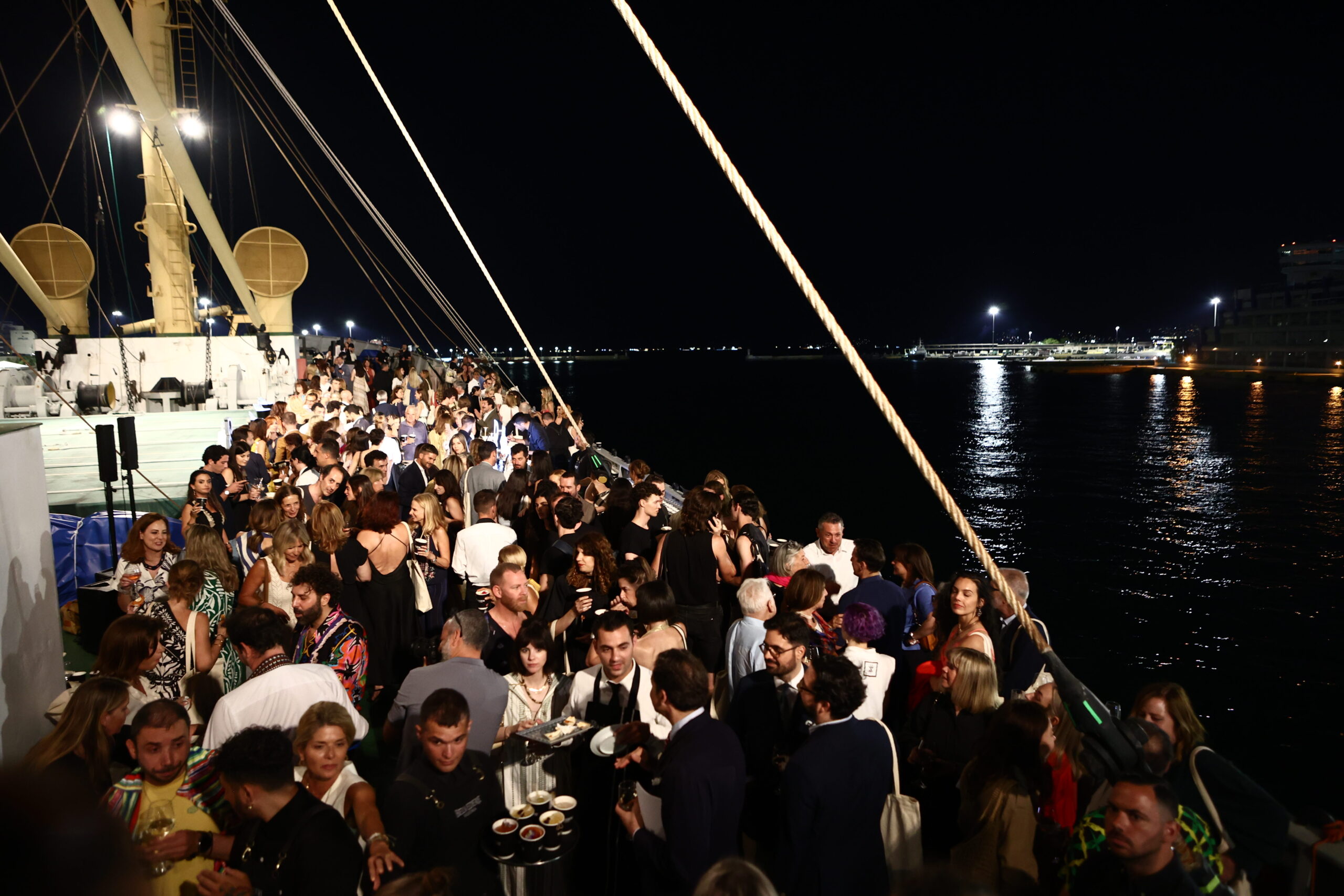 10 χρόνια Zeus + Δione: Οι exclusive στιγμές από το Resort 24 show στον Πειραιά-37