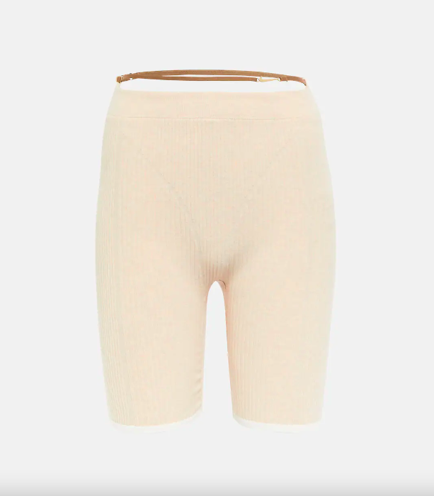Η Rosie Huntington-Whiteley μόλις επιβεβαίωσε την επιστροφή των biker shorts-6