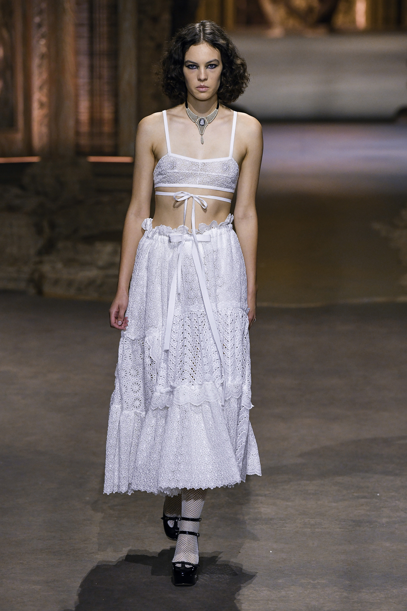 Αντίο μίνι φούστα, αυτό το skirt trend έρχεται από τα 70s και είναι σούπερ τάση-1