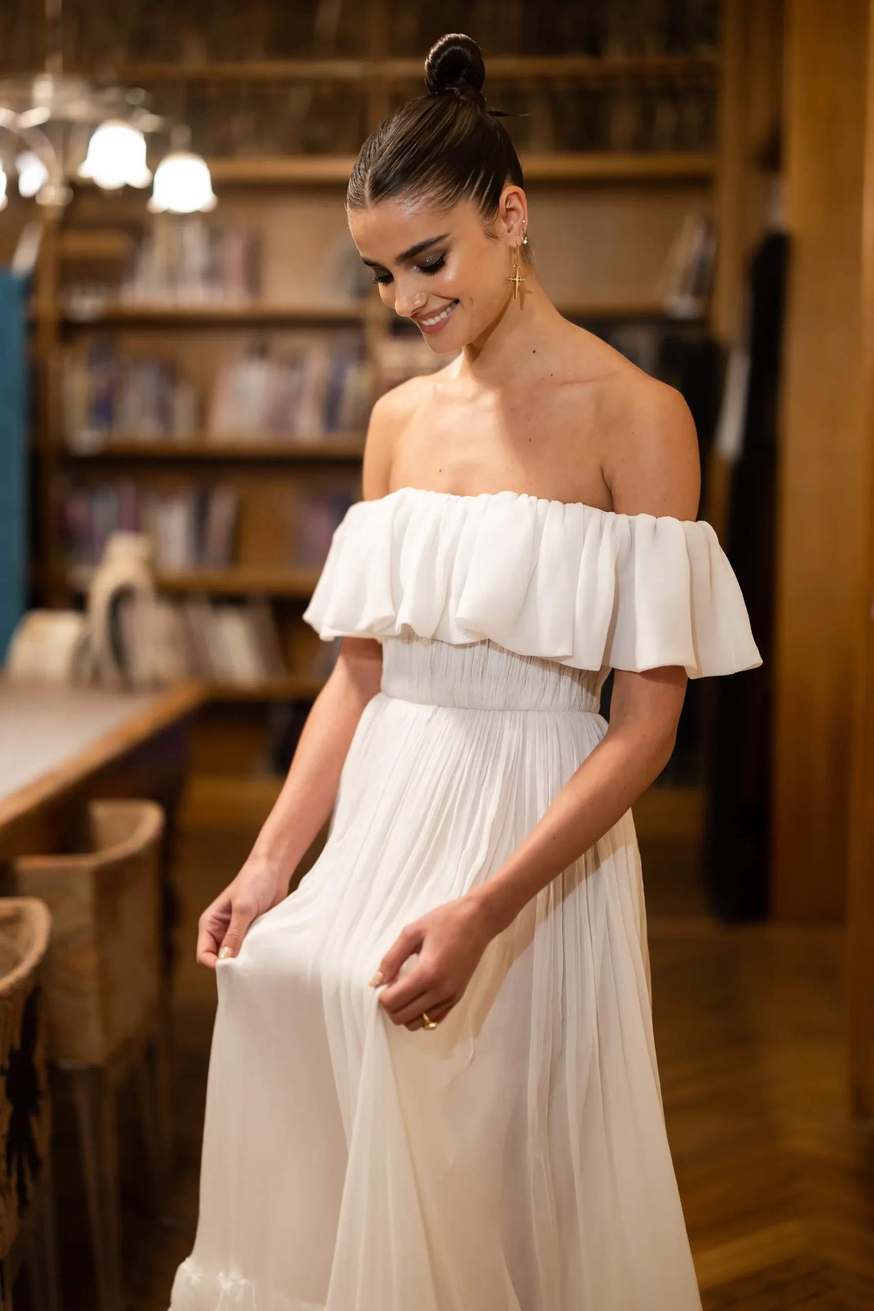 Η Taylor Hill παντρεύτηκε και η Vogue έχει όλες τις λεπτομέρειες-1