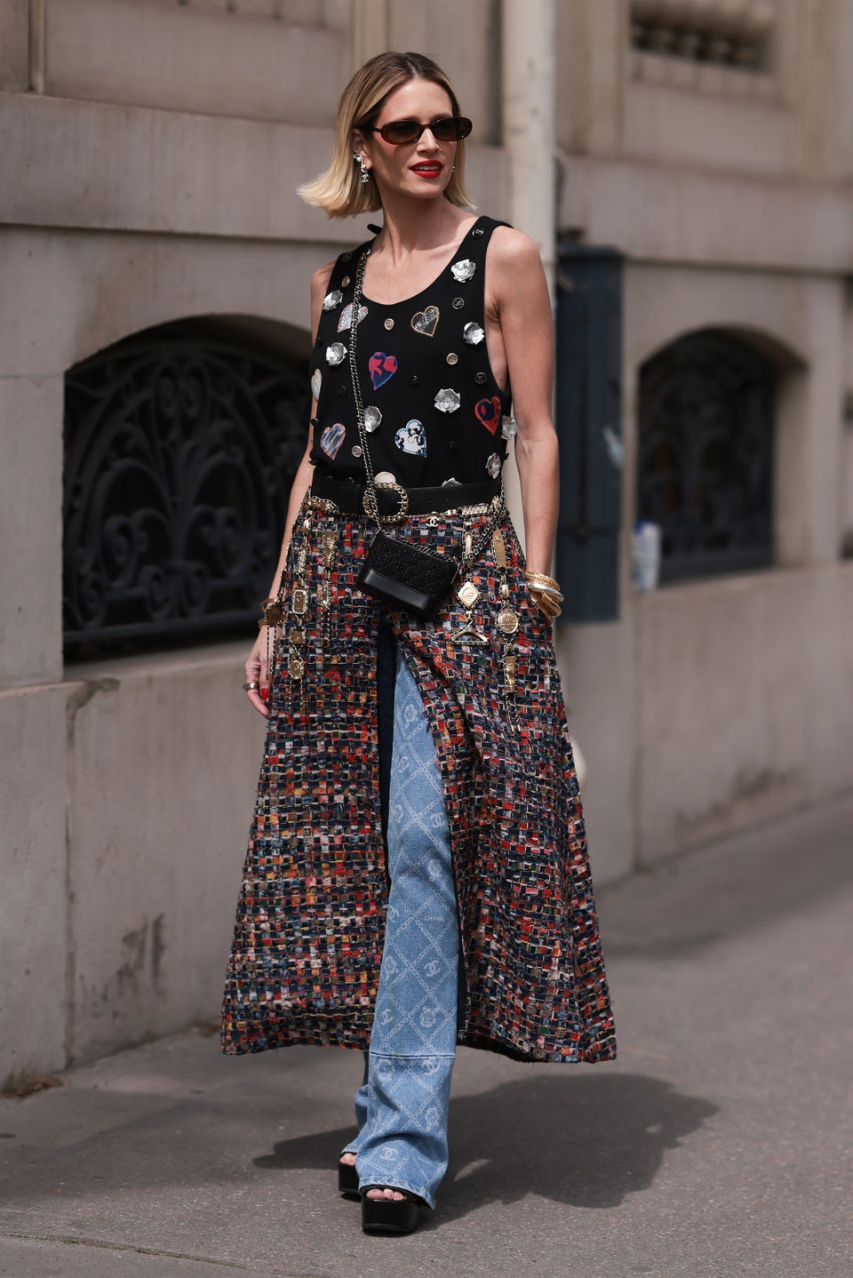 5 νέα style hacks για να αναβαθμίσετε τα τζιν σας σύμφωνα με το street style-2