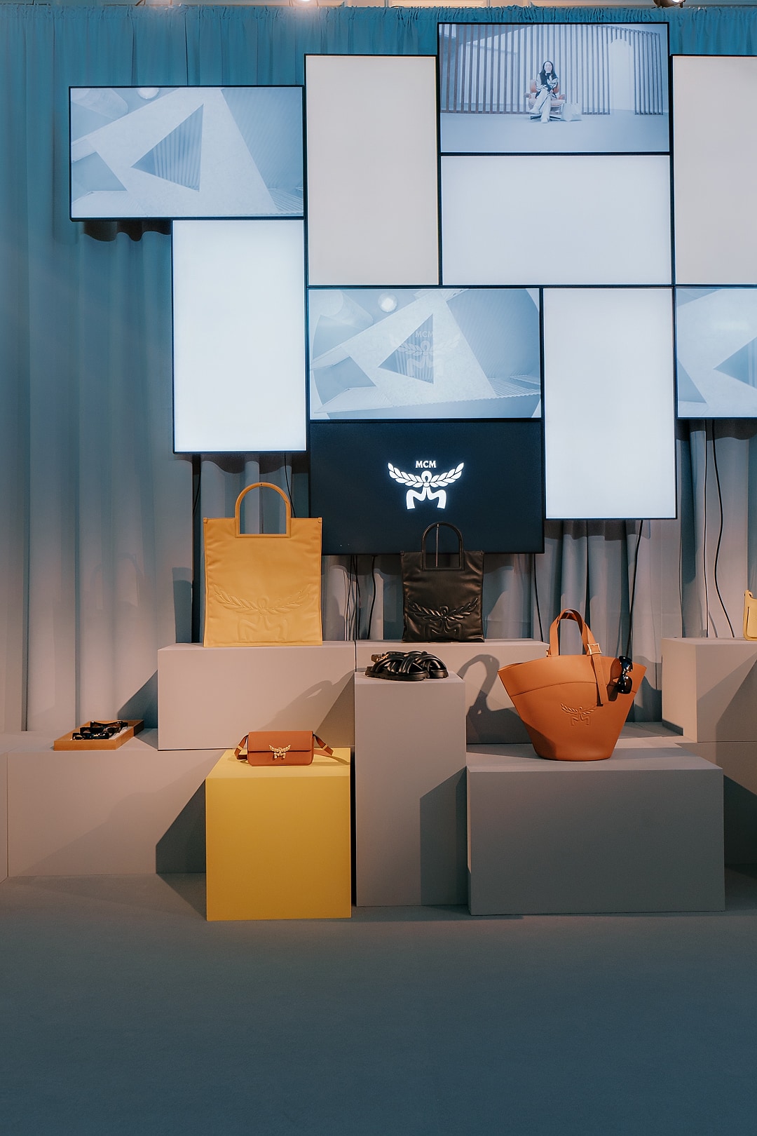 First Look: Ανακαλύψτε την SS24 συλλογή της MCM-4