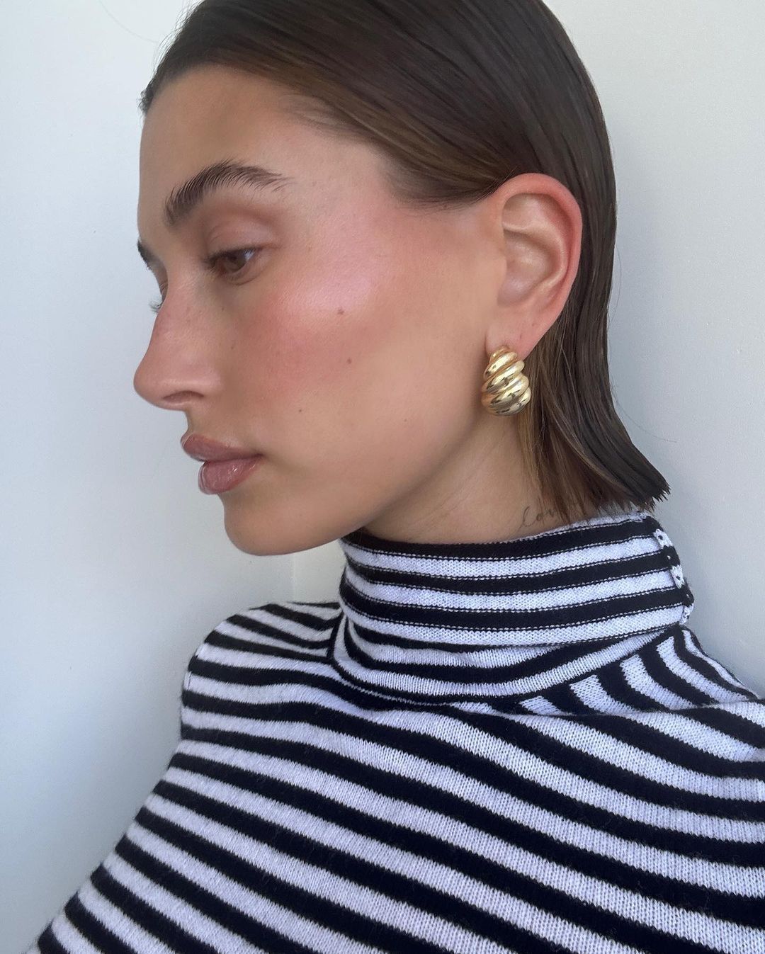 To style hack που κλέψαμε από την Hailey Bieber-2