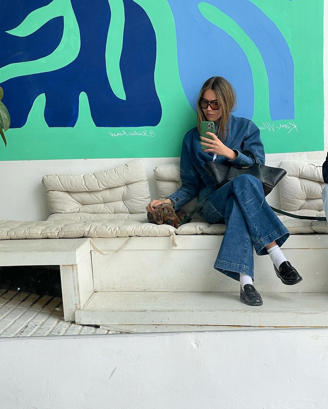Μαύρα loafers: Πώς θα συνδυάσετε την τάση και το καλοκαίρι;-5