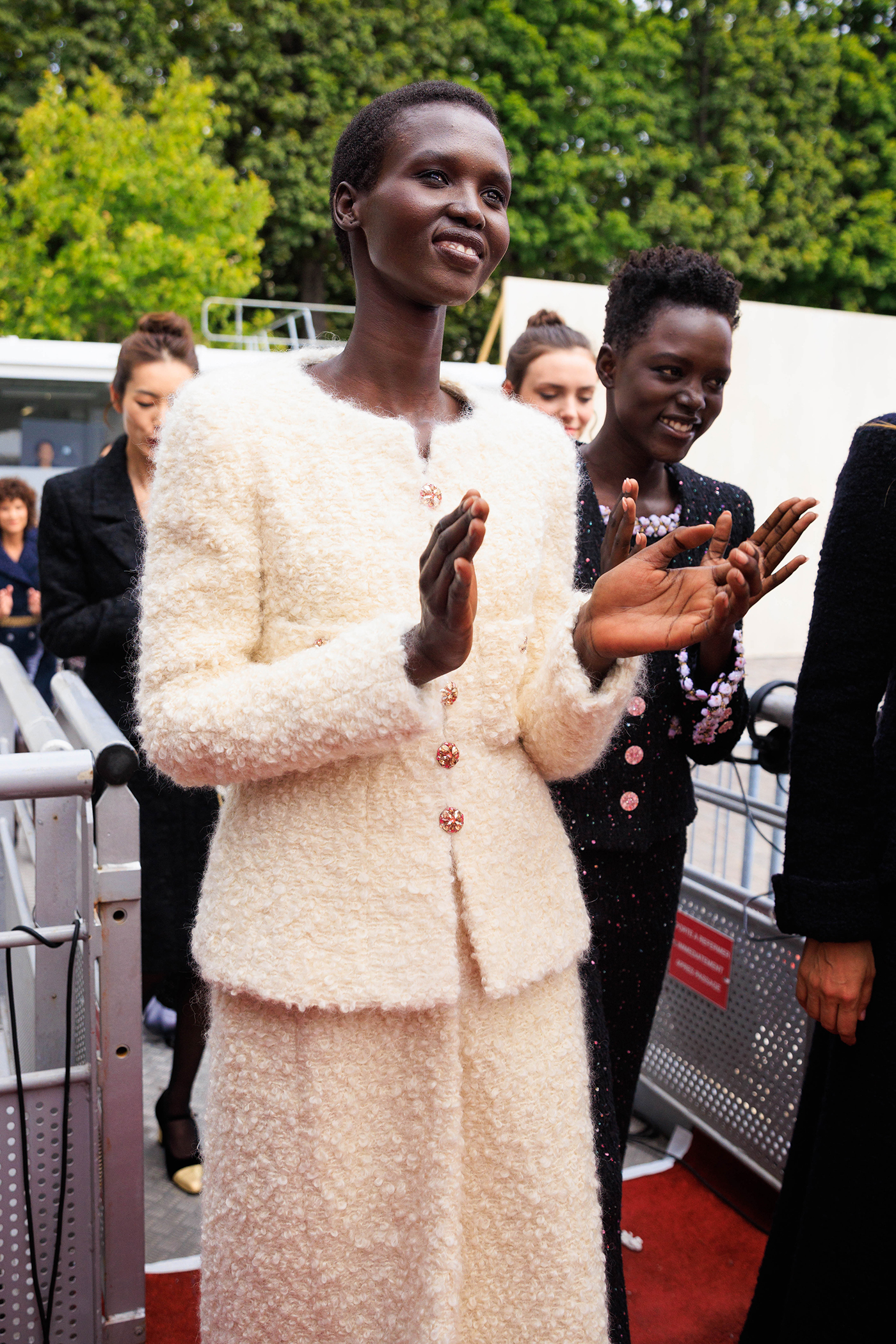Chanel Couture Fall 2023: Ωδή στο parisian στυλ-11