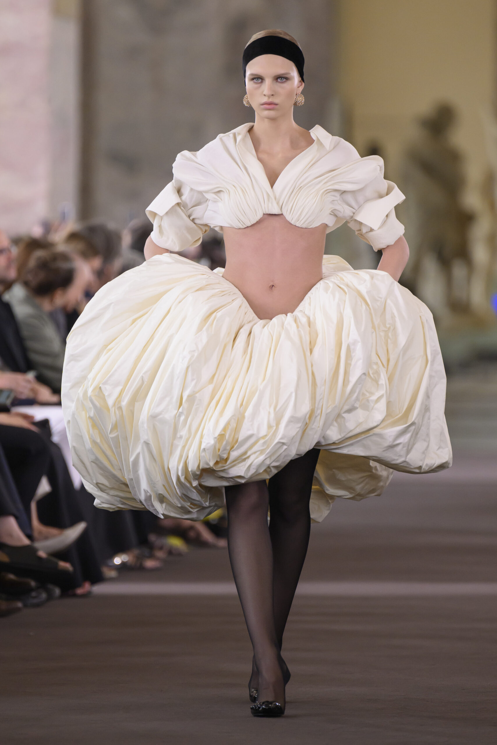 Balloon dress: Είναι η νέα εμμονή του street style-2