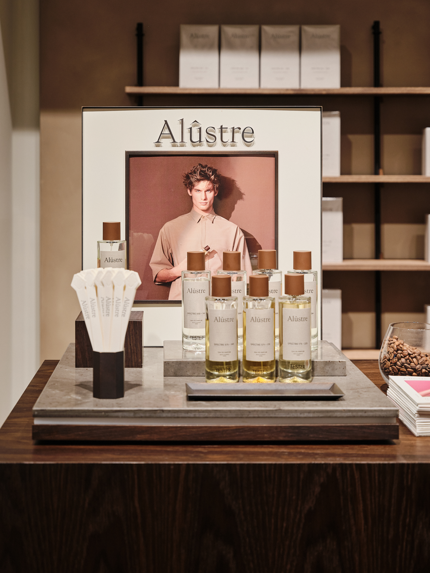 Alûstre: Από τη Μύκονο, στον κόσμο-7