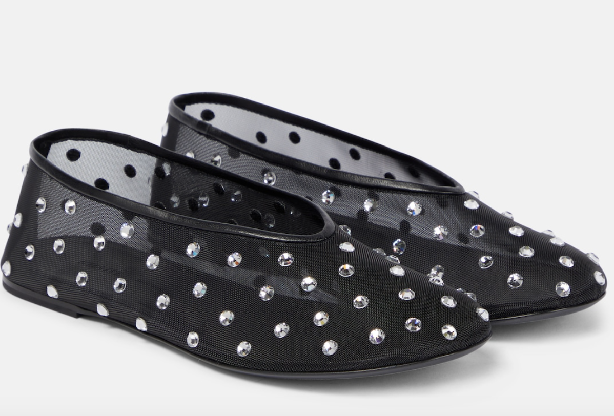 Οι μπαλαρινες είναι το It shoe του φθινοπώρου και η Vogue ξεχώρισε τα best of σχέδια-2