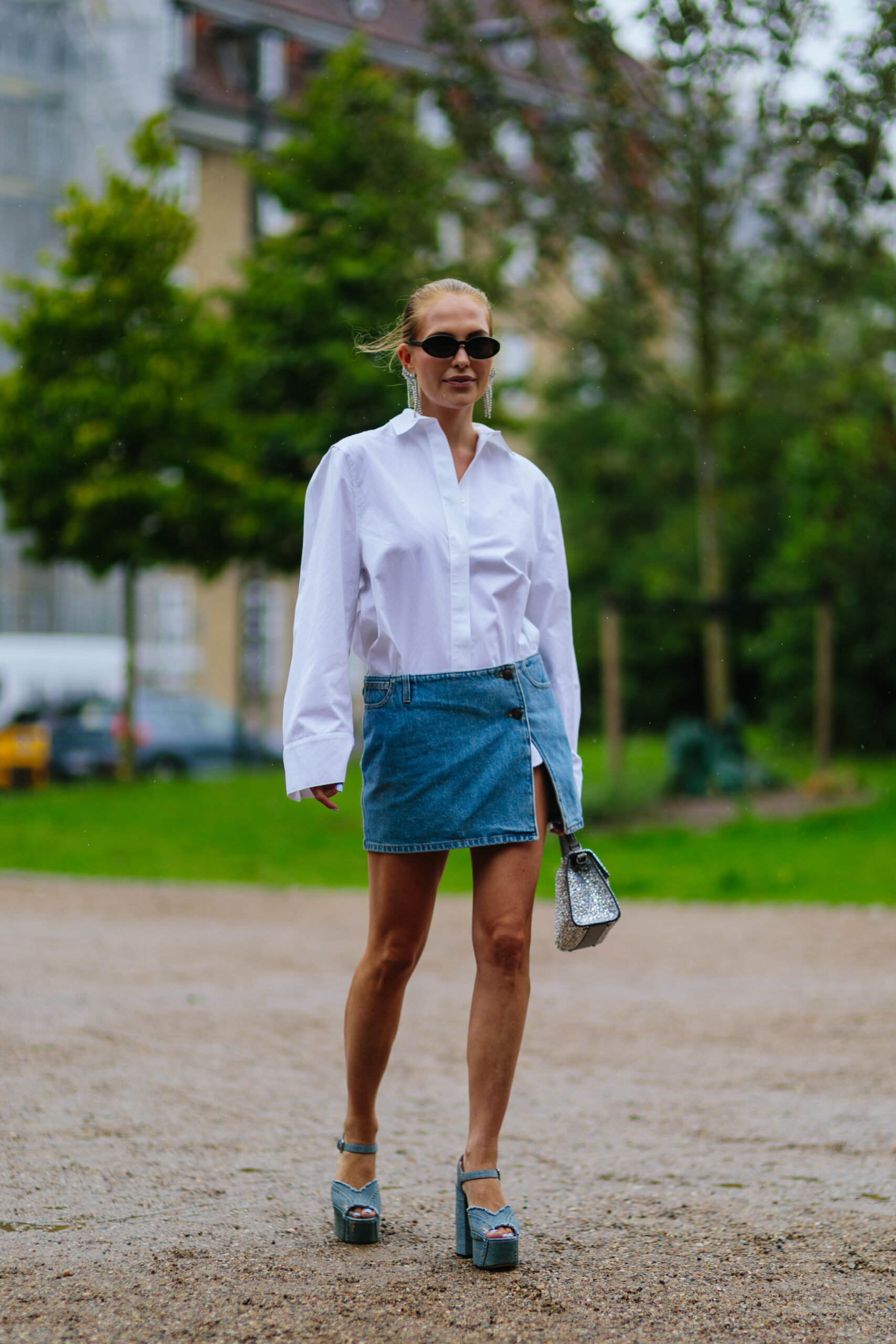 9 διαφορετικοί τρόποι να φορέσετε το τζιν αυτό το φθινόπωρο-4