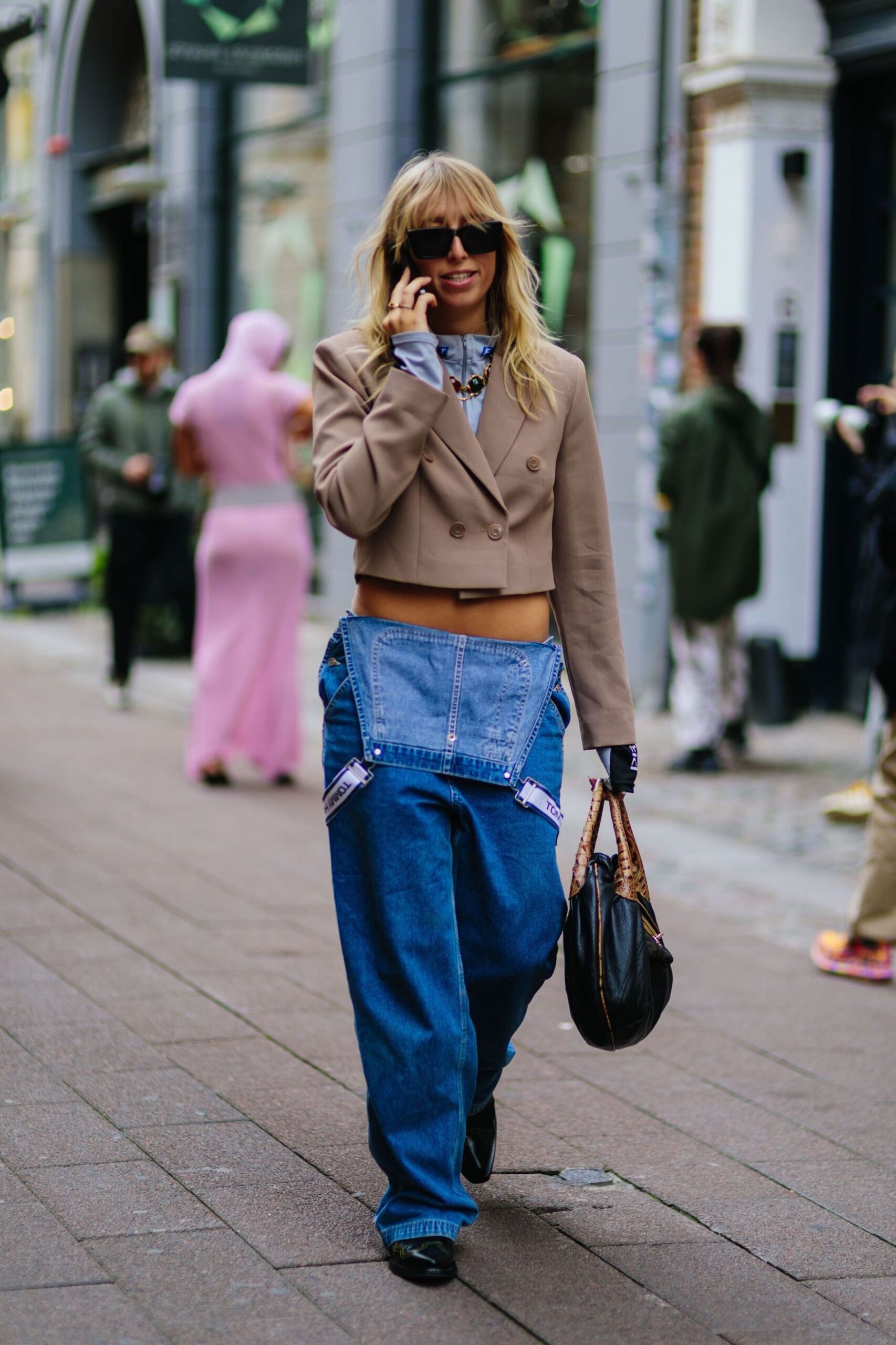 Oversized ή cropped; Aυτά τα σακάκια θα είναι το must του φθινοπώρου-5