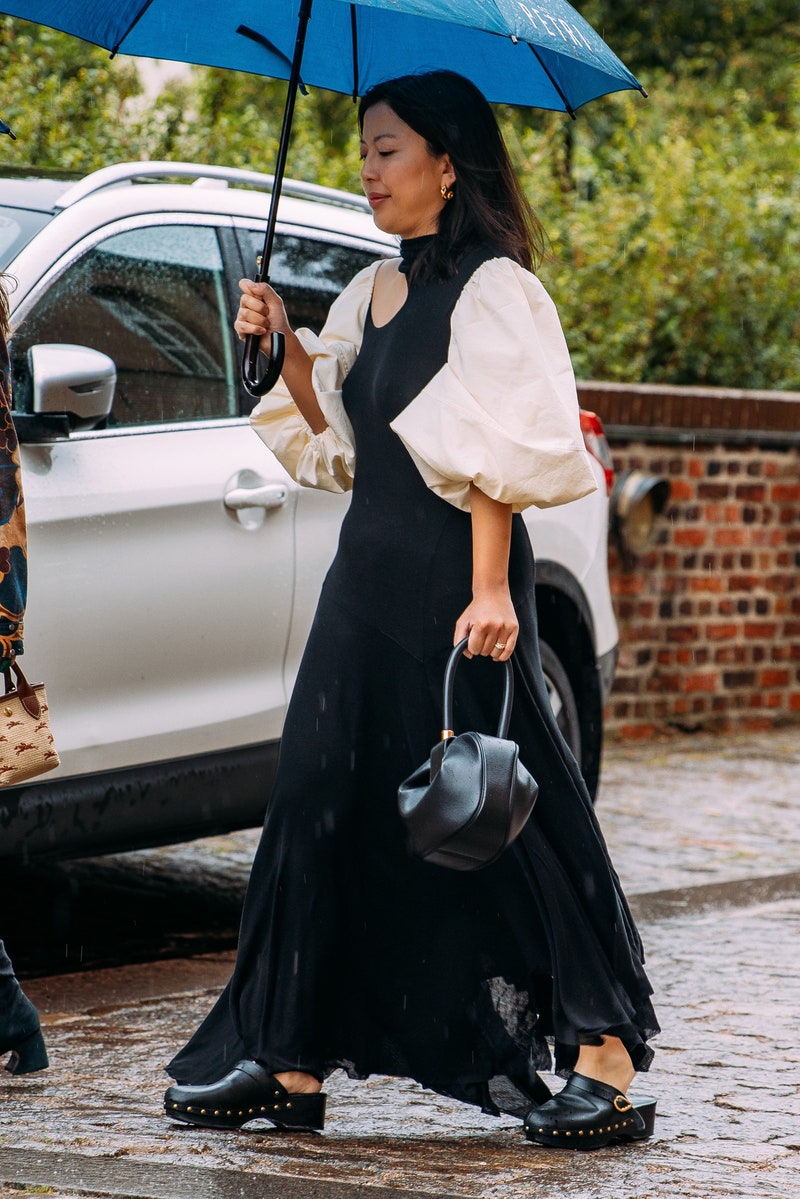 Τα 8 It shoes που ορίζουν το φθινοπωρινό street style-2